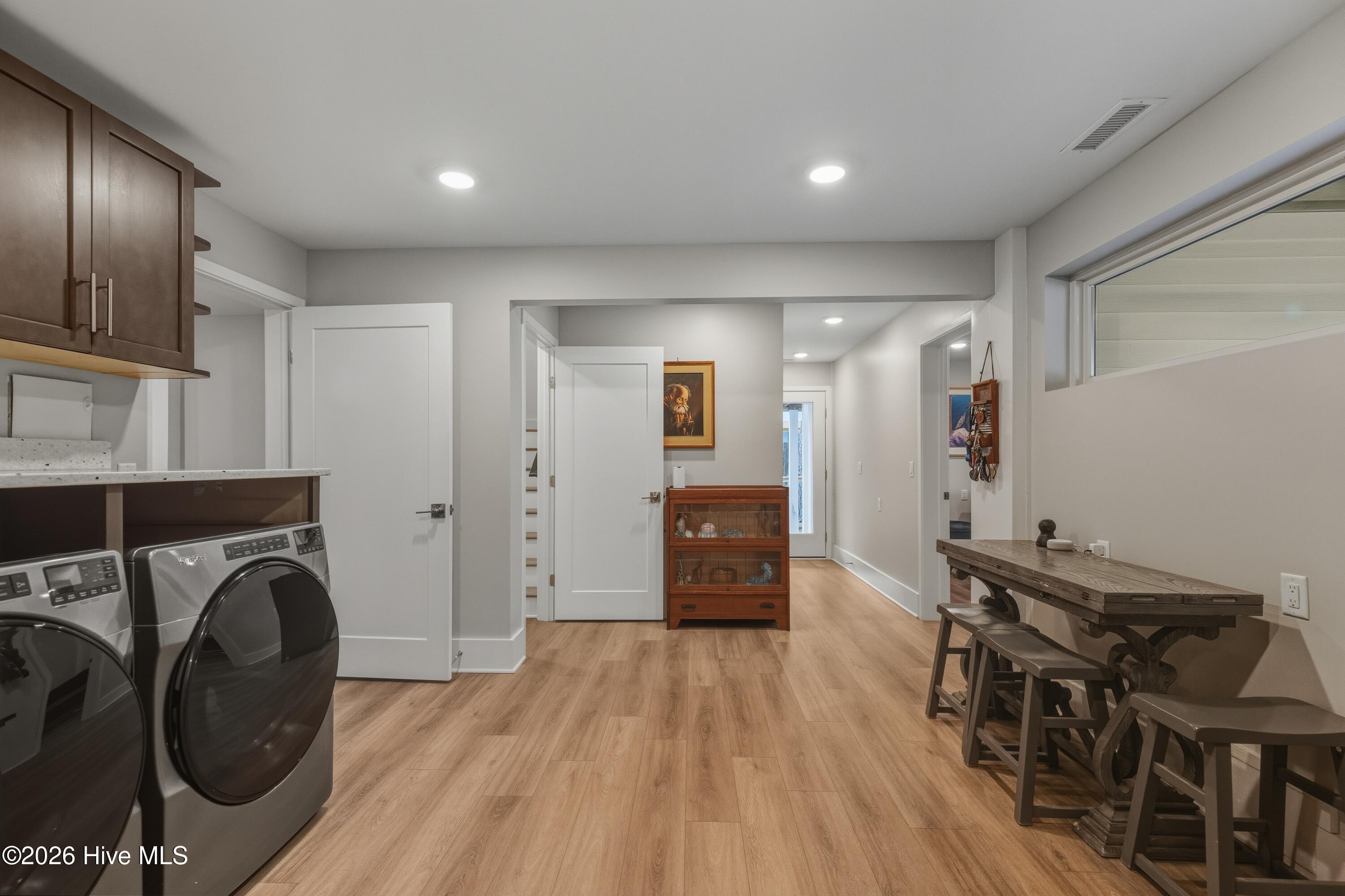 100554260 | Photo 53