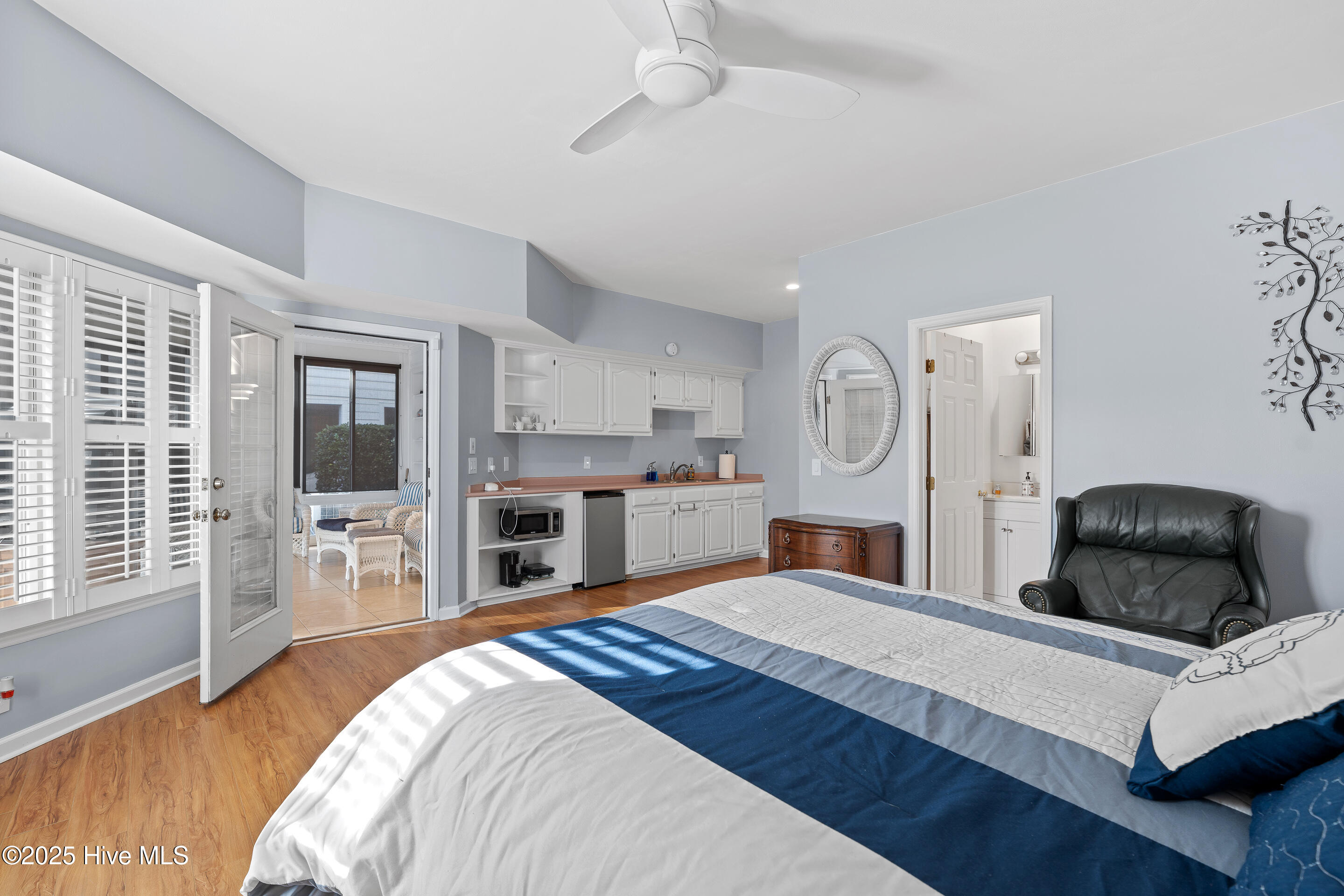 100543404 | Photo 34