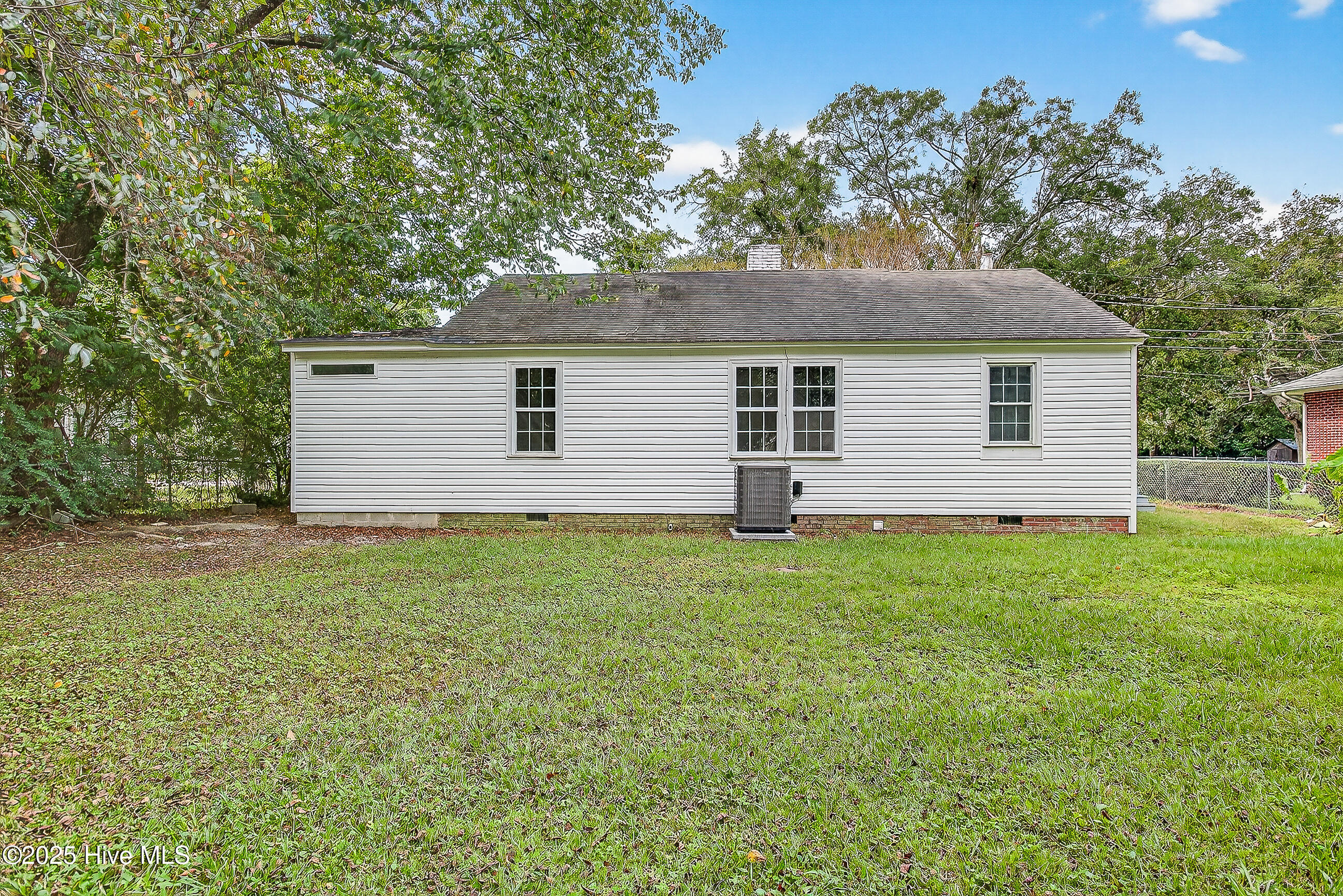 100534071 | Photo 24