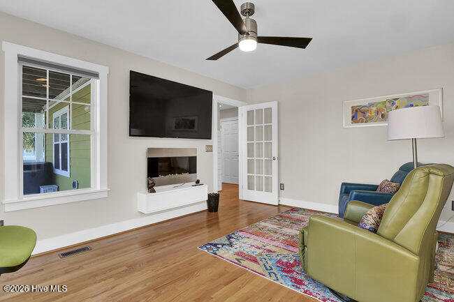 100552893 | Photo 57