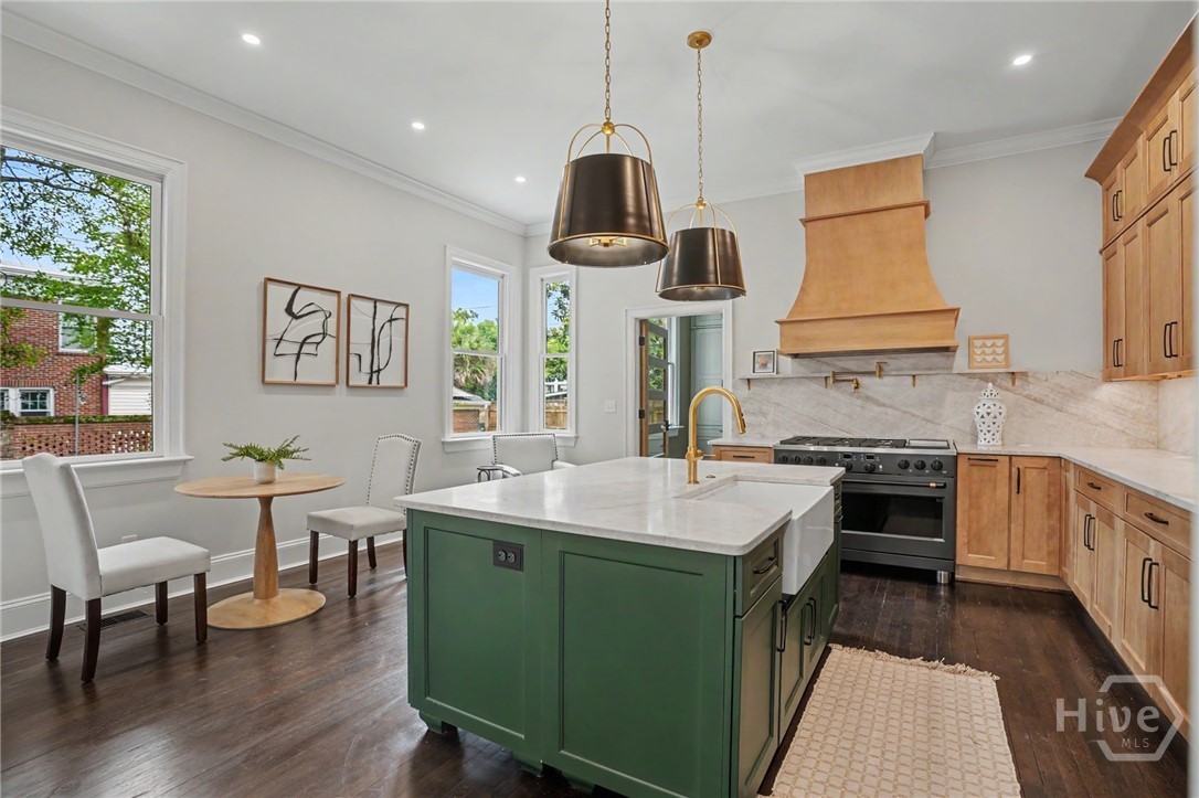 111 E 49th Street, Savannah, GA 31405 Listing Photo  8