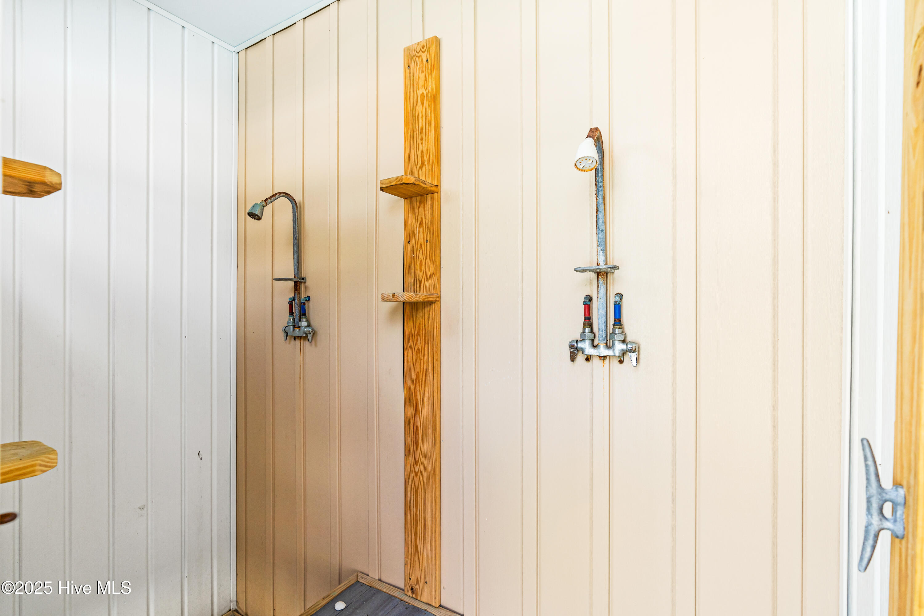 100530608 | Photo 62