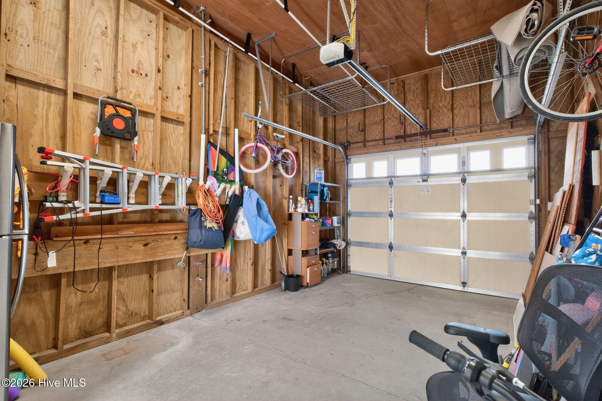 100558520 | Photo 54