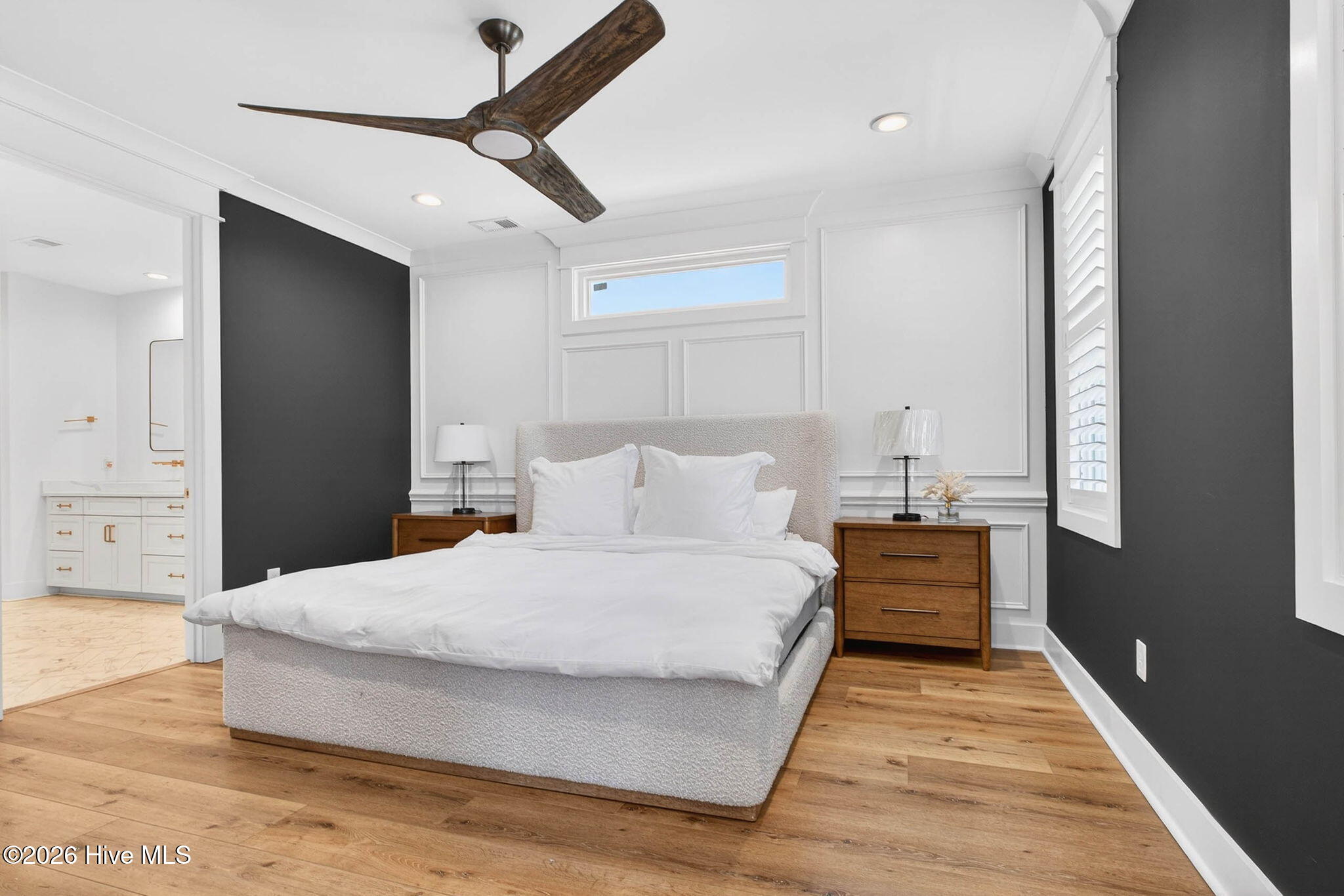 100560531 | Photo 11