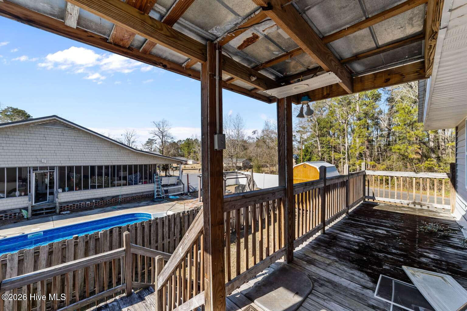 100552349 | Photo 33