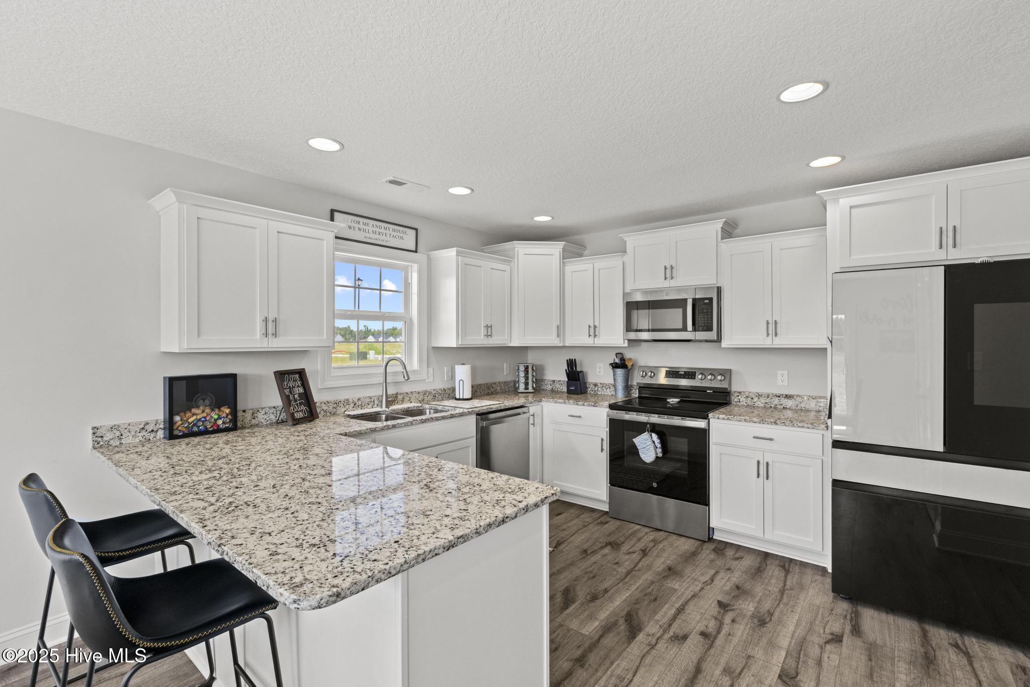 100527988 | Photo 10