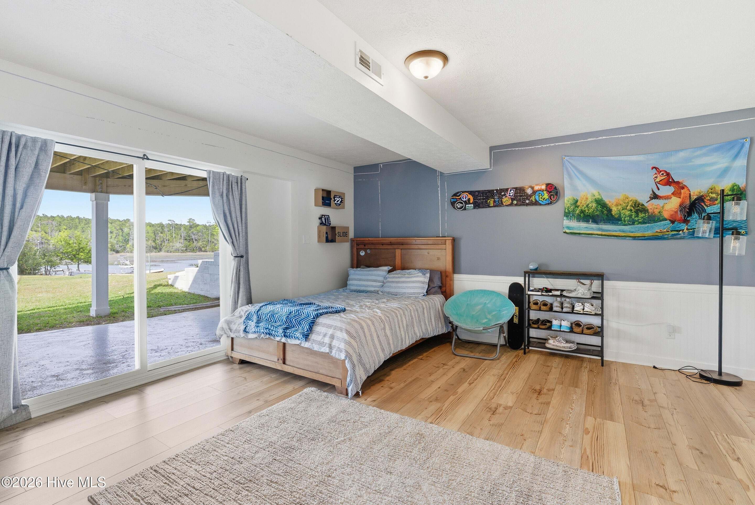 100556349 | Photo 34