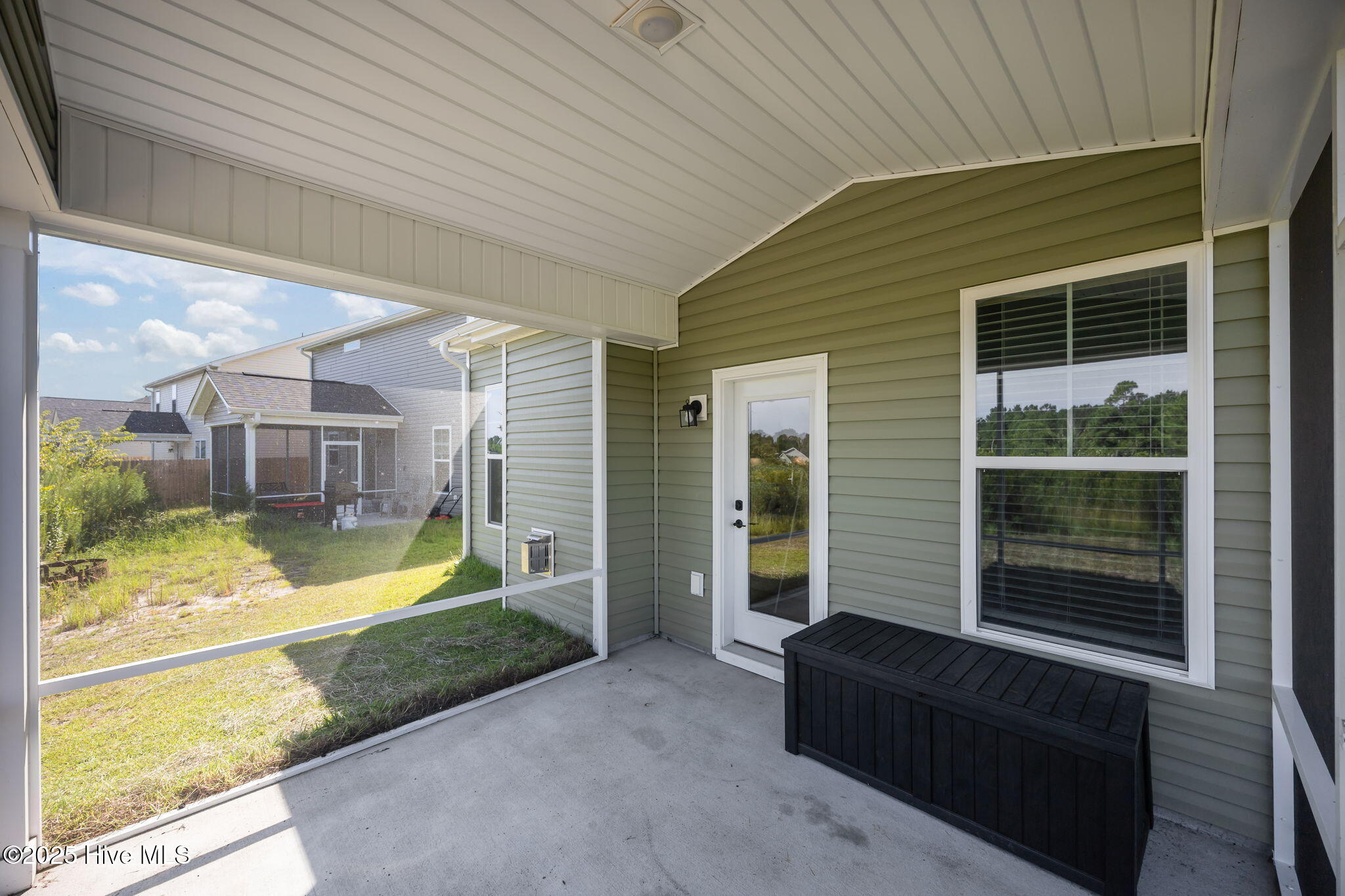 100522183 | Photo 25