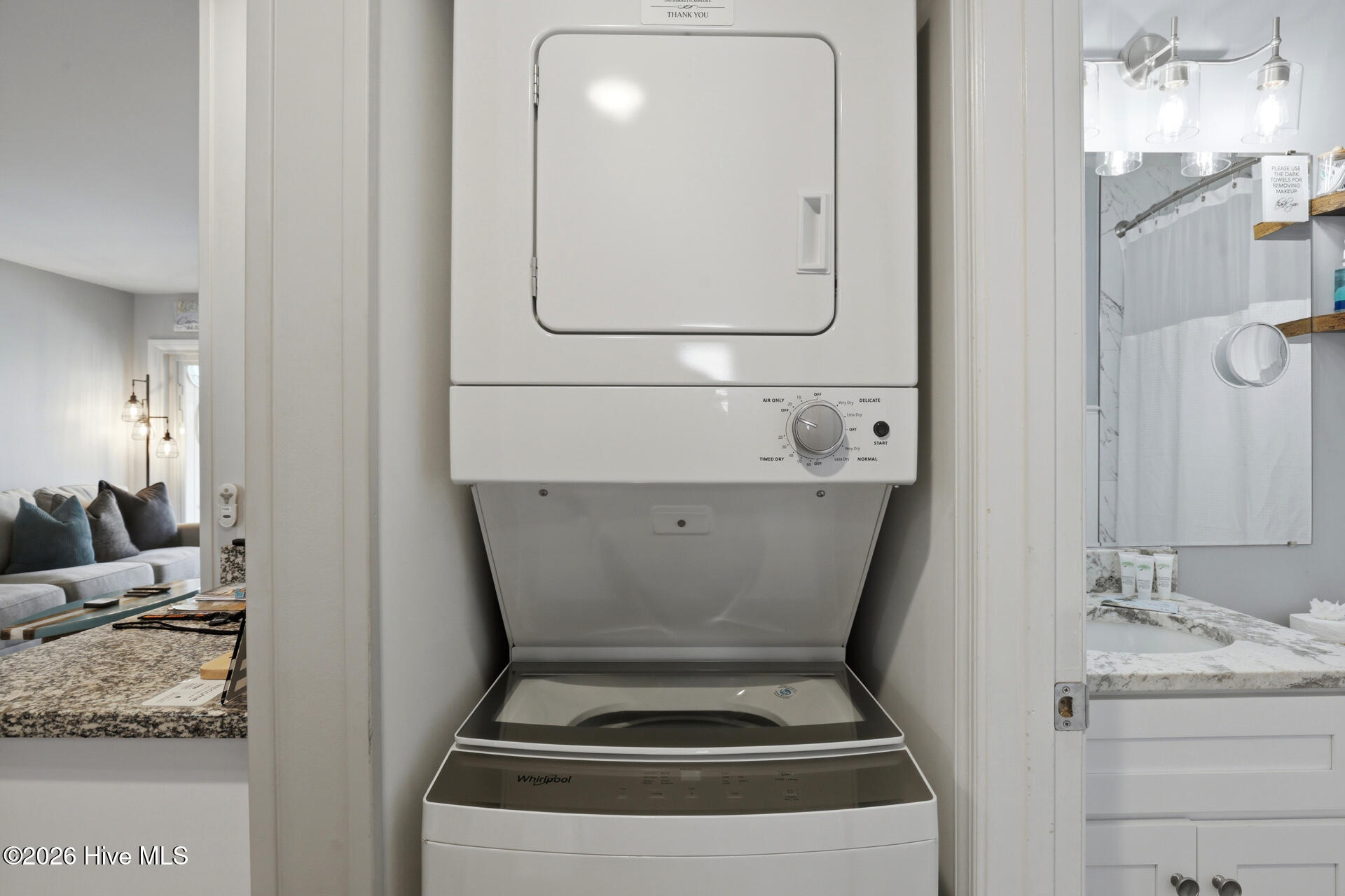 100563328 | Photo 21