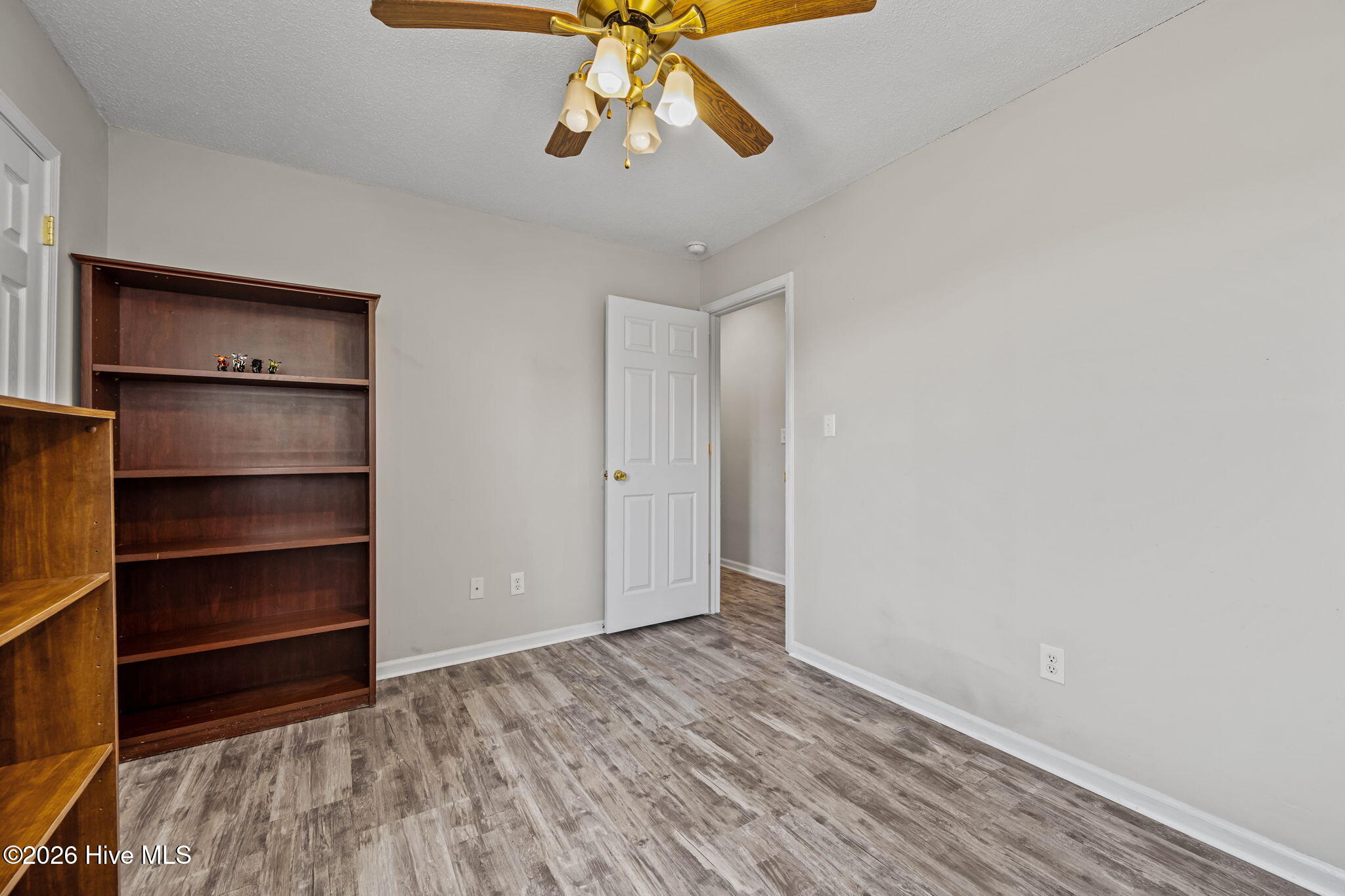 100555497 | Photo 11