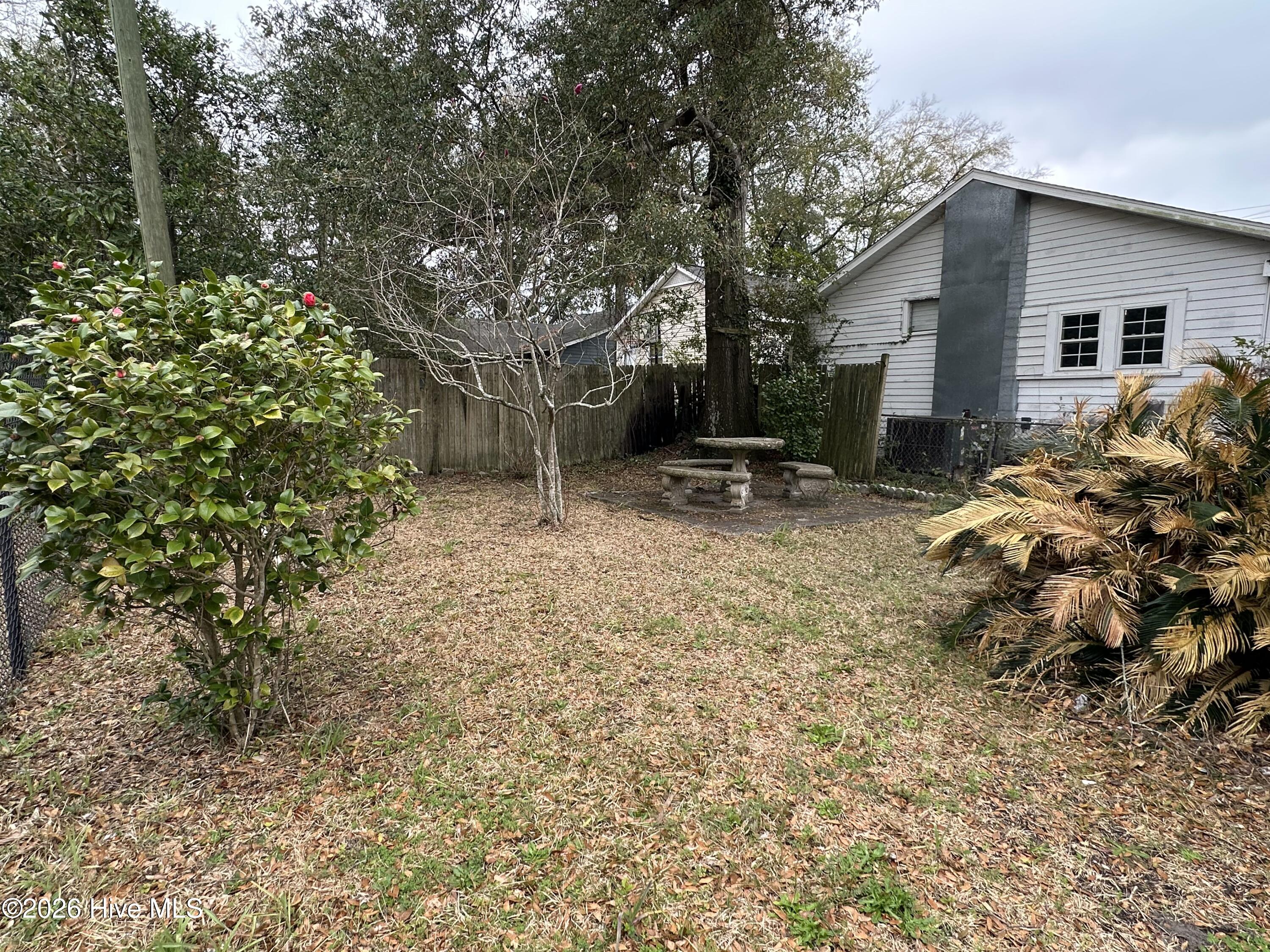 100560745 | Photo 18