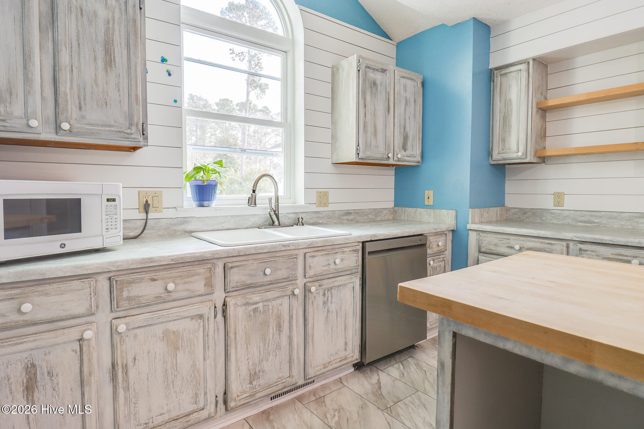 100544057 | Photo 11