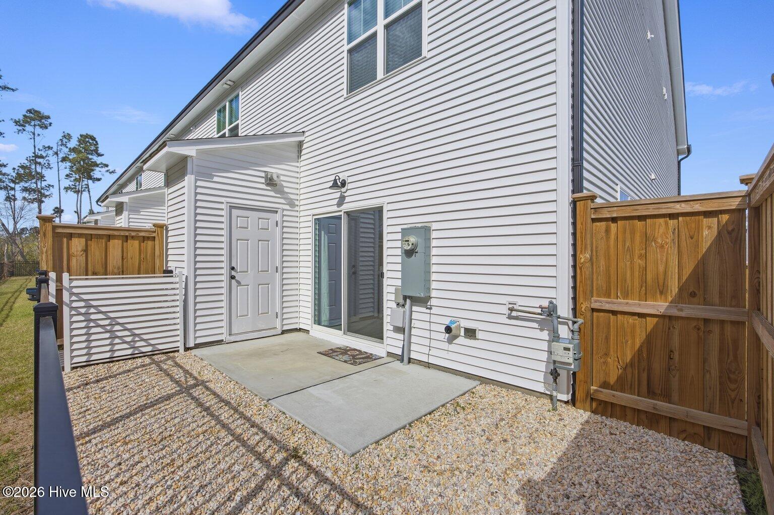 100565820 | Photo 32