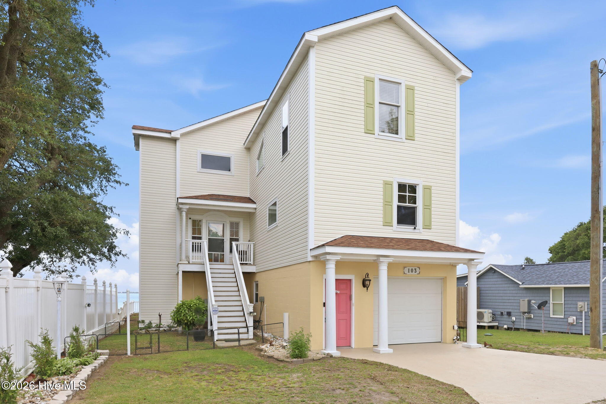 103 Waterfront Avenue,Newport