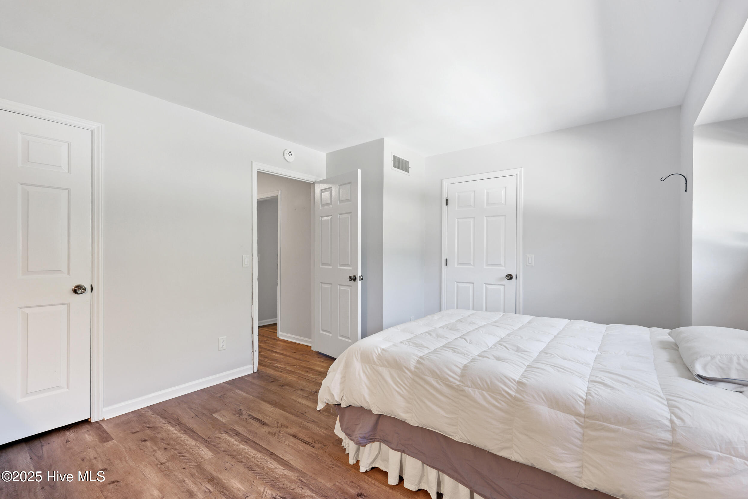 100534967 | Photo 18