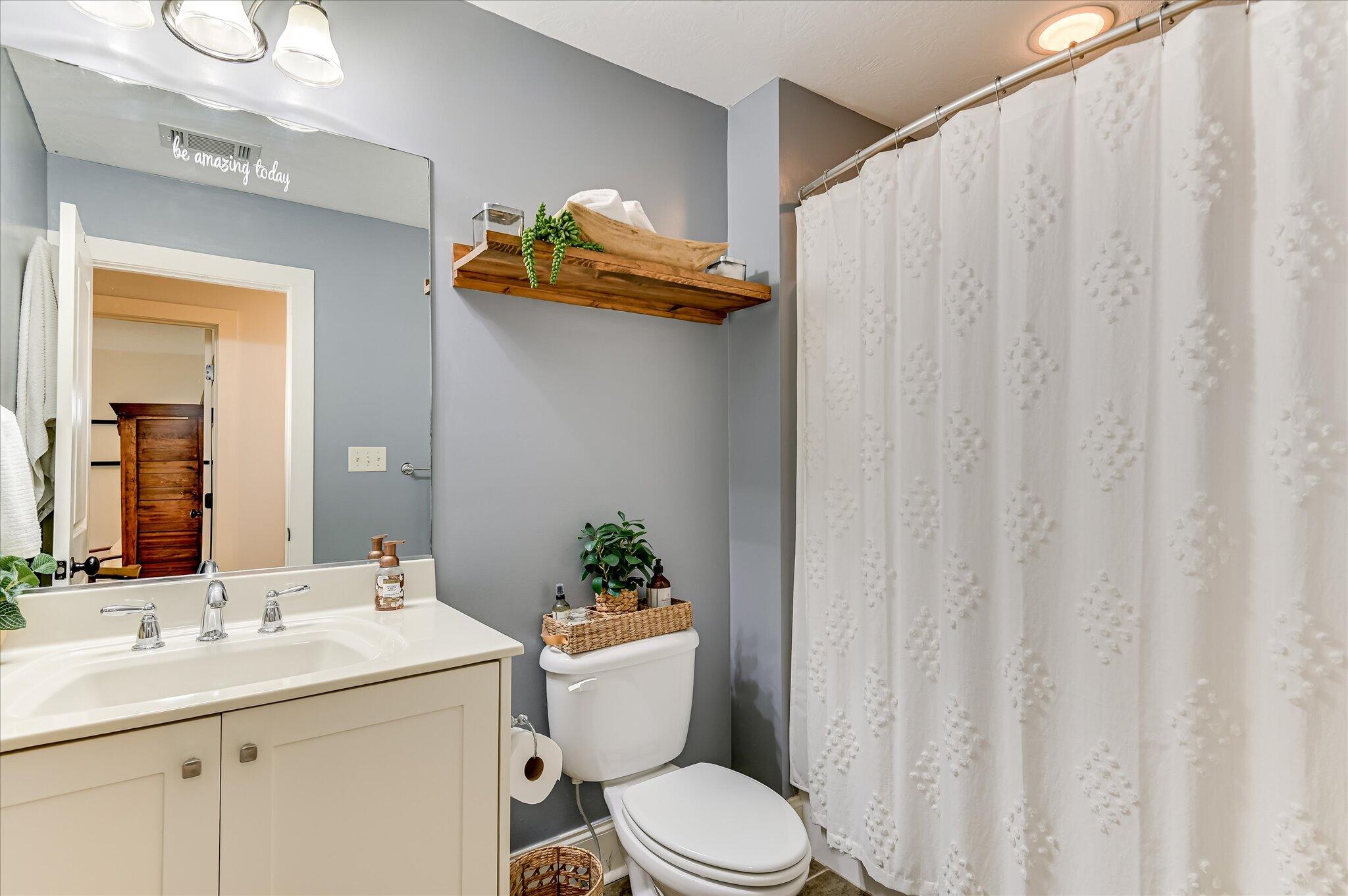 50-evans-ga-1006-mitchell-lane-full-bath