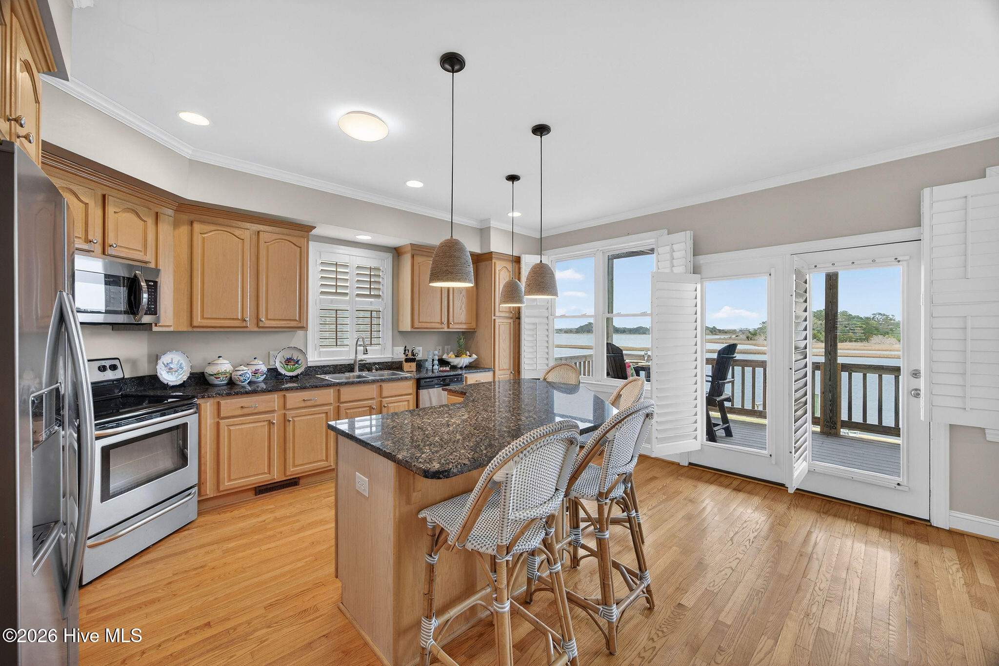 100558611 | Photo 17