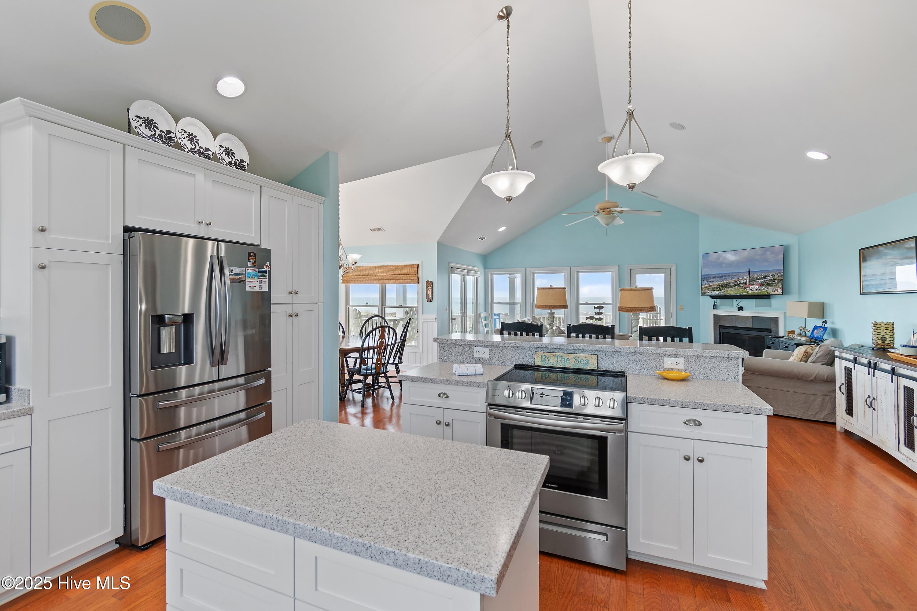 100504065 | Photo 32