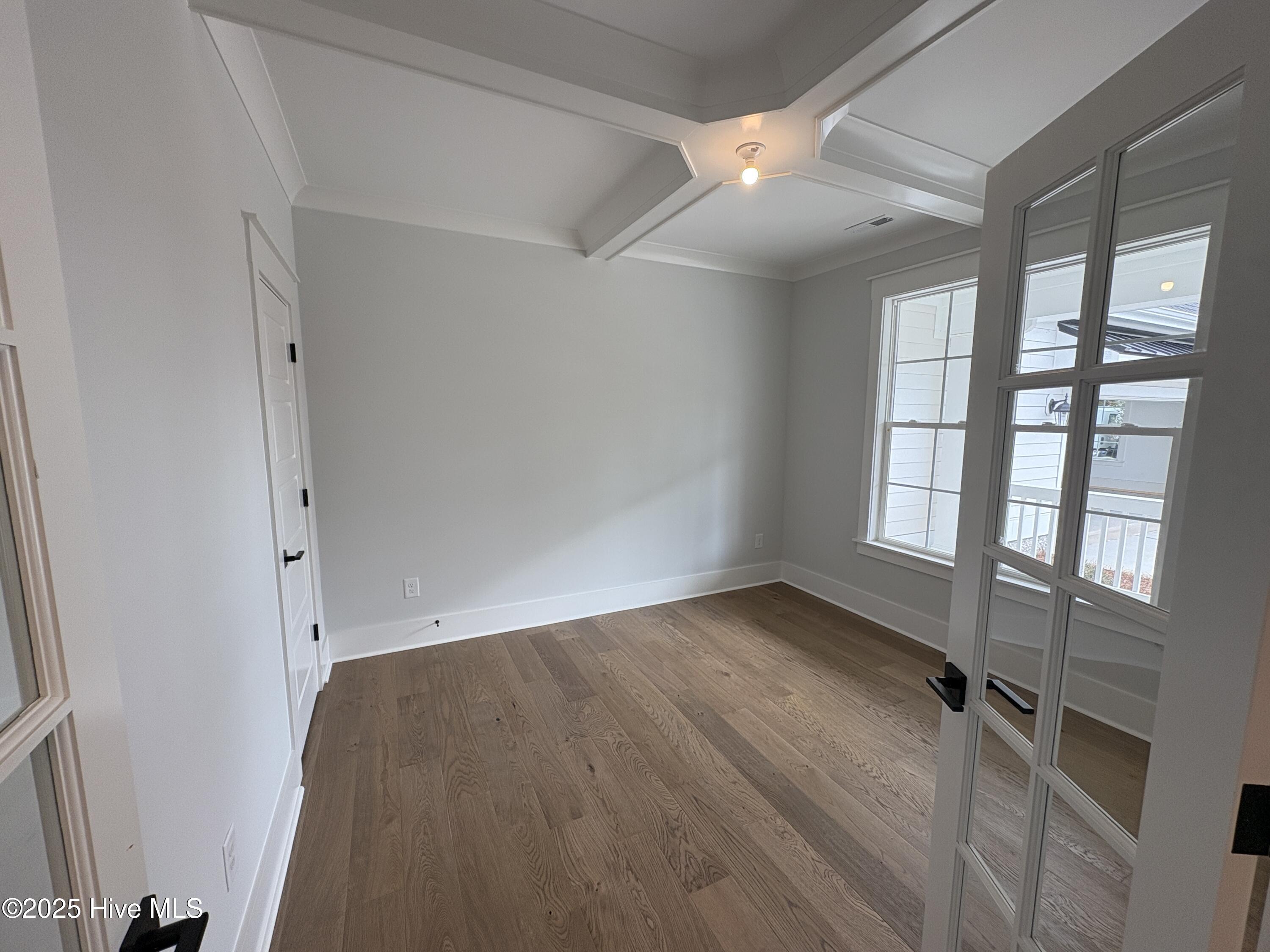 100521777 | Photo 19