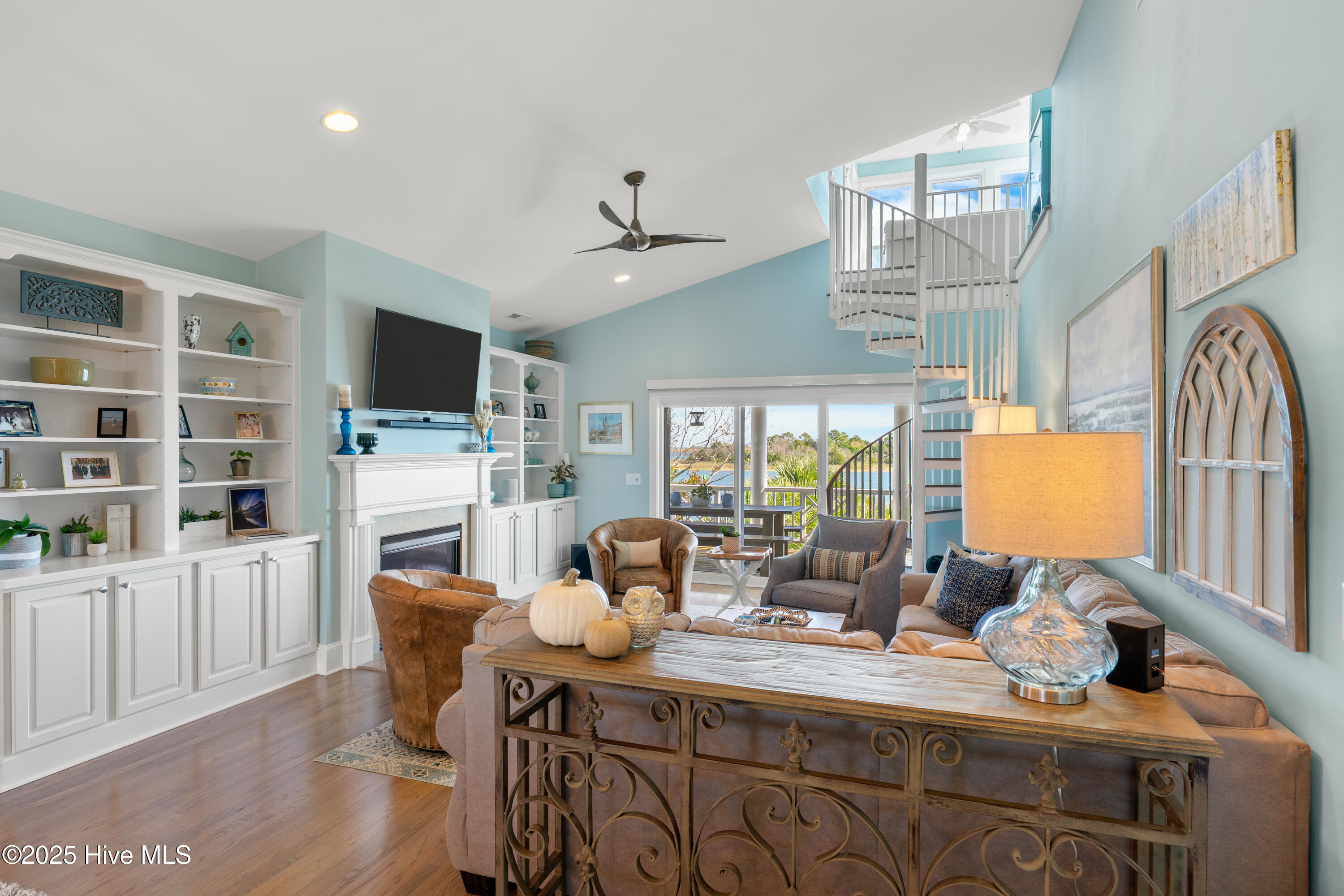 100541249 | Photo 46