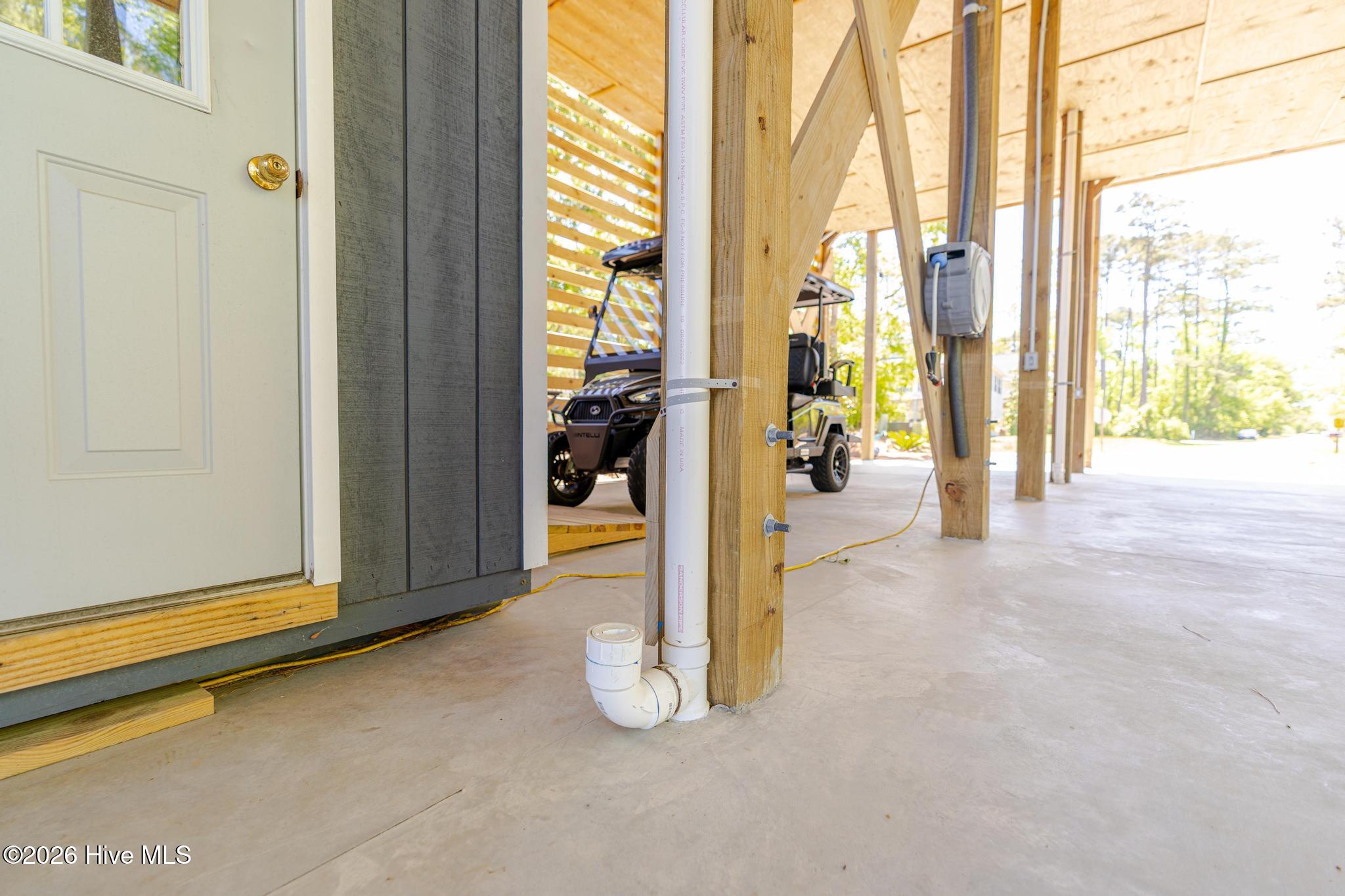 100569220 | Photo 46