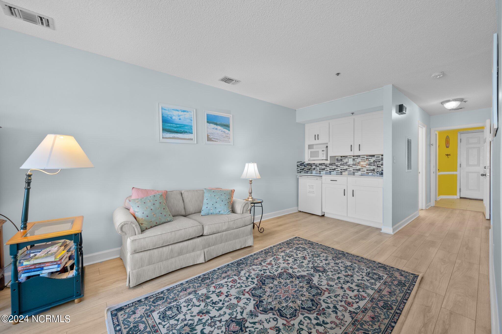 100461796 | Photo 29