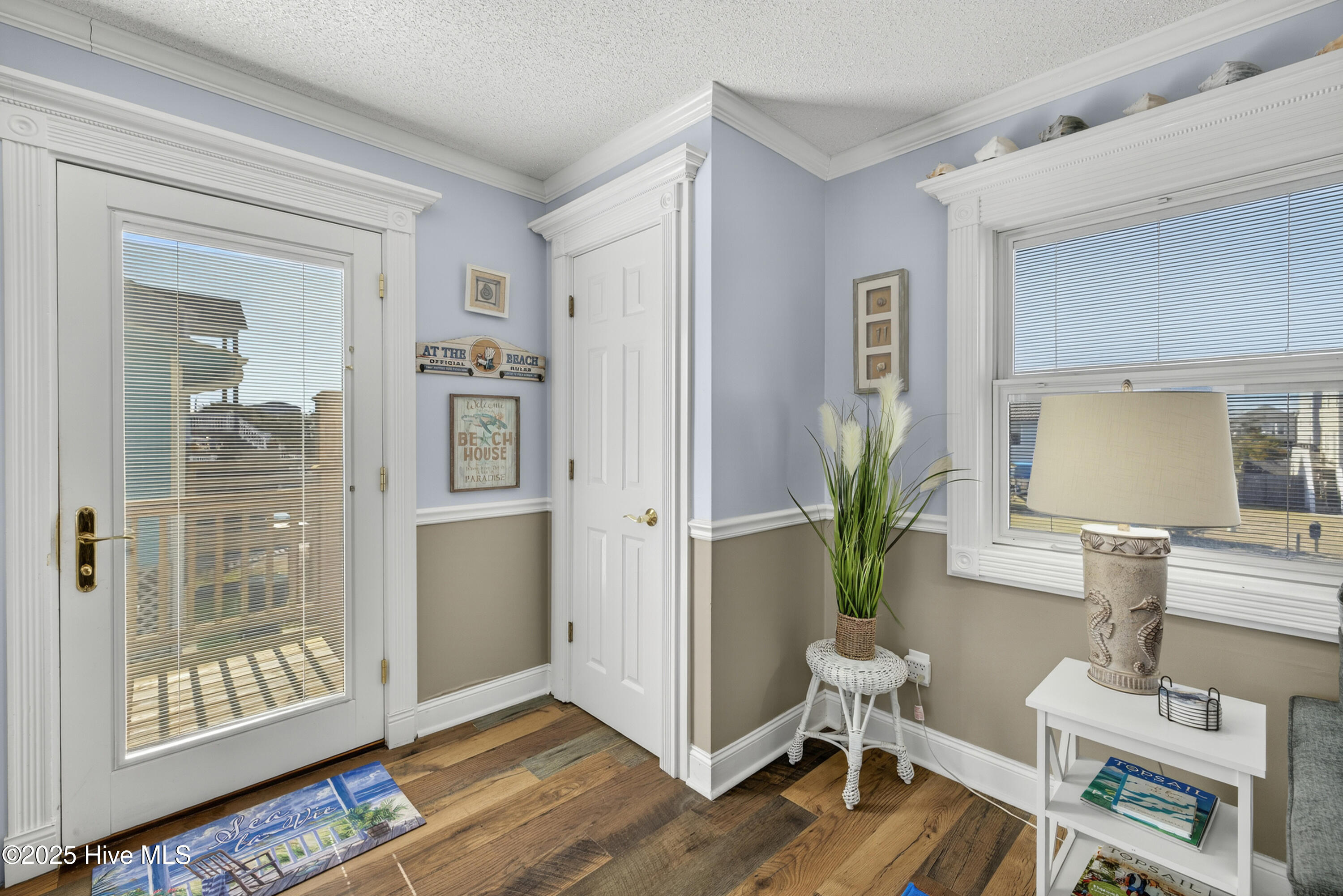 100542400 | Photo 49