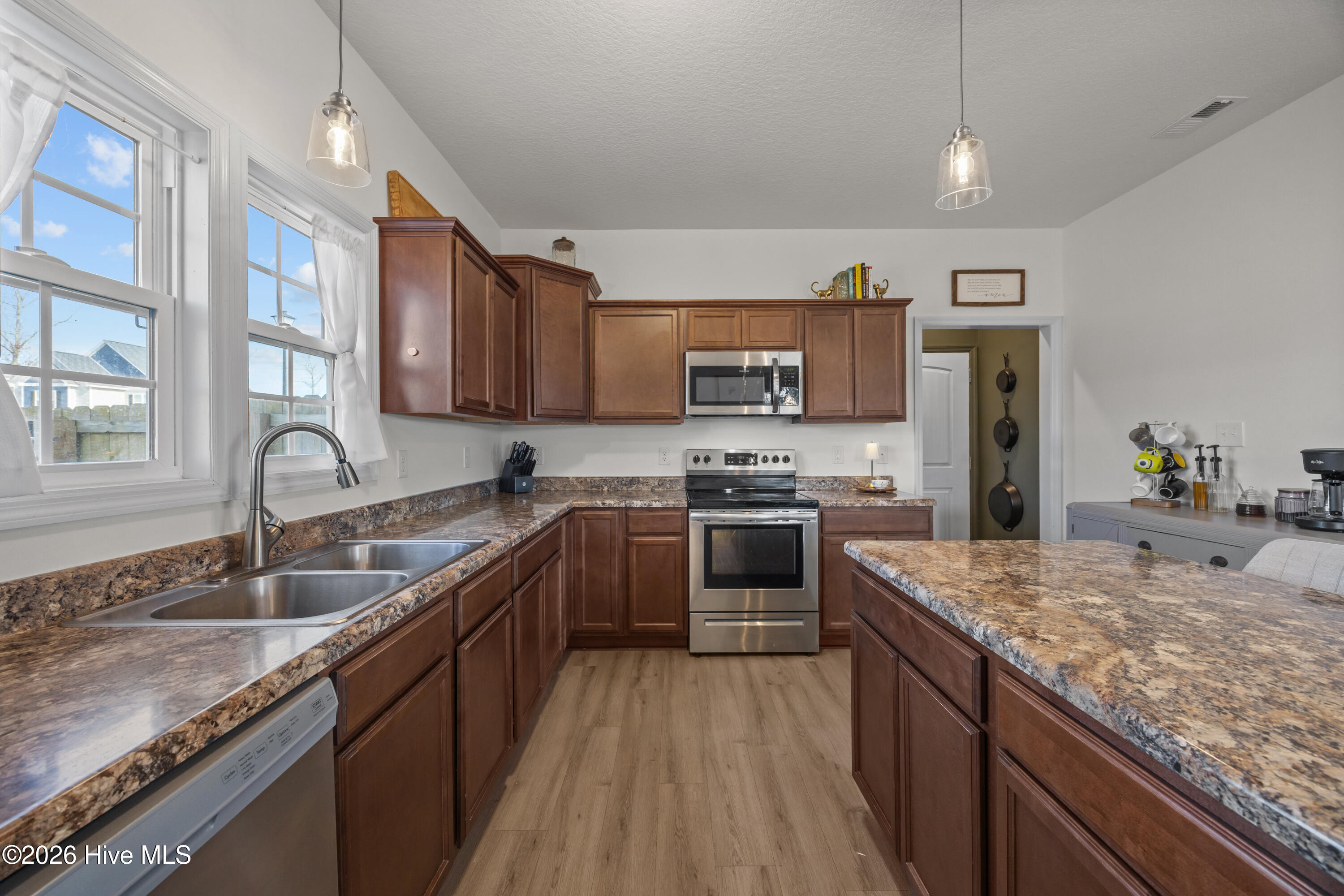 100559534 | Photo 17