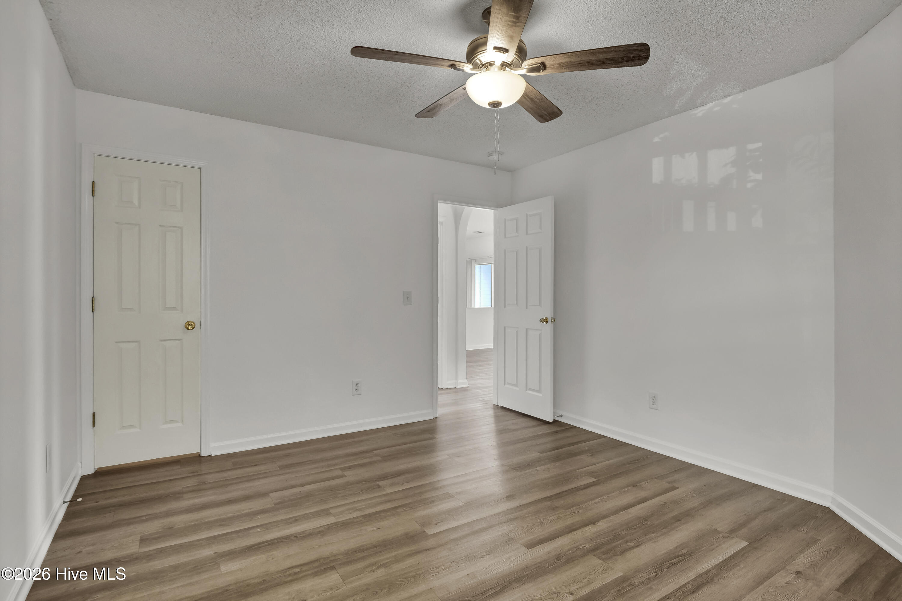 100564237 | Photo 18