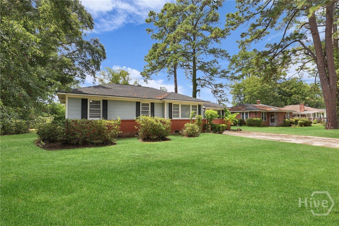 Property at 7 Chippewa Drive