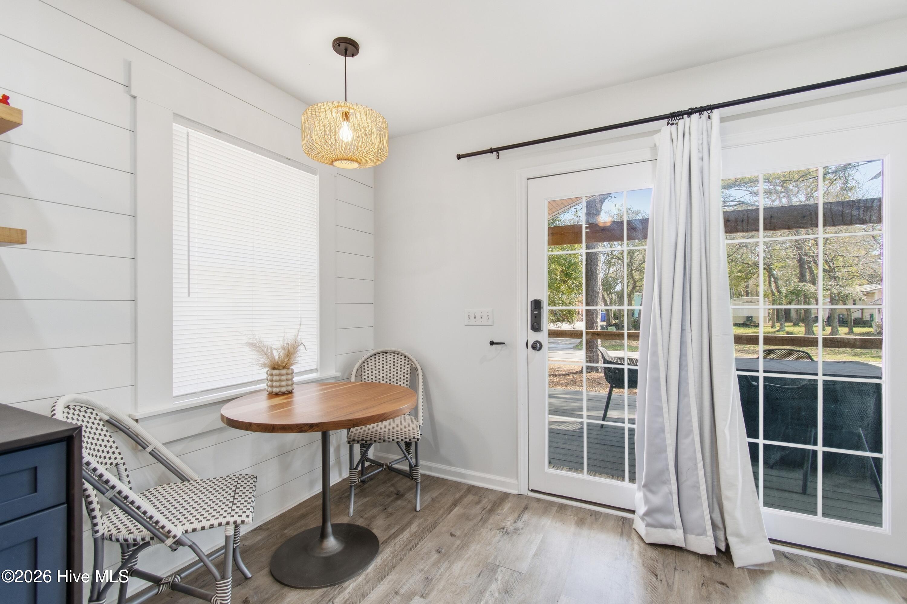 100561306 | Photo 10