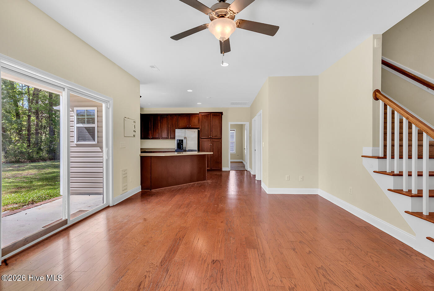 100566438 | Photo 25