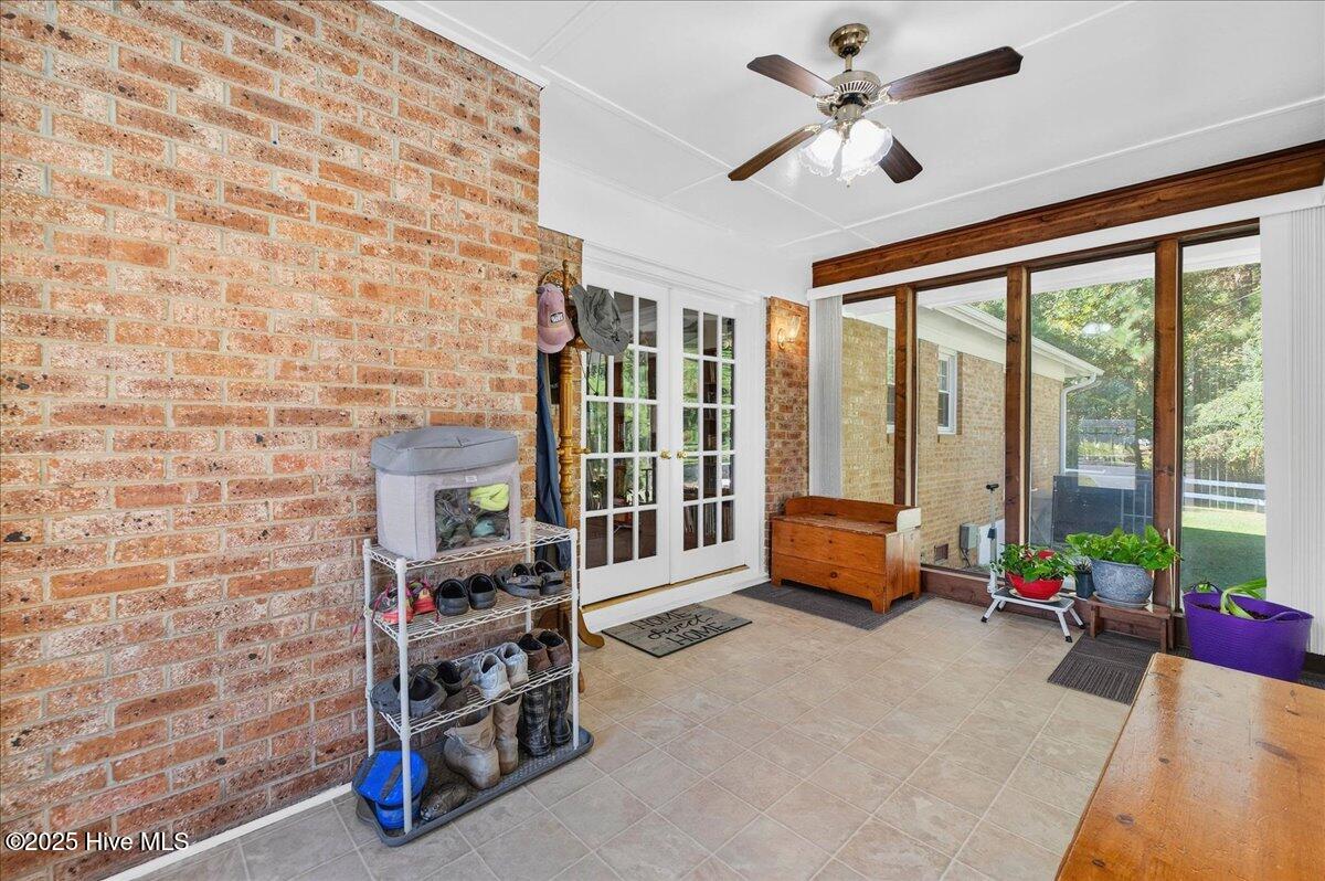 100533045 | Photo 40