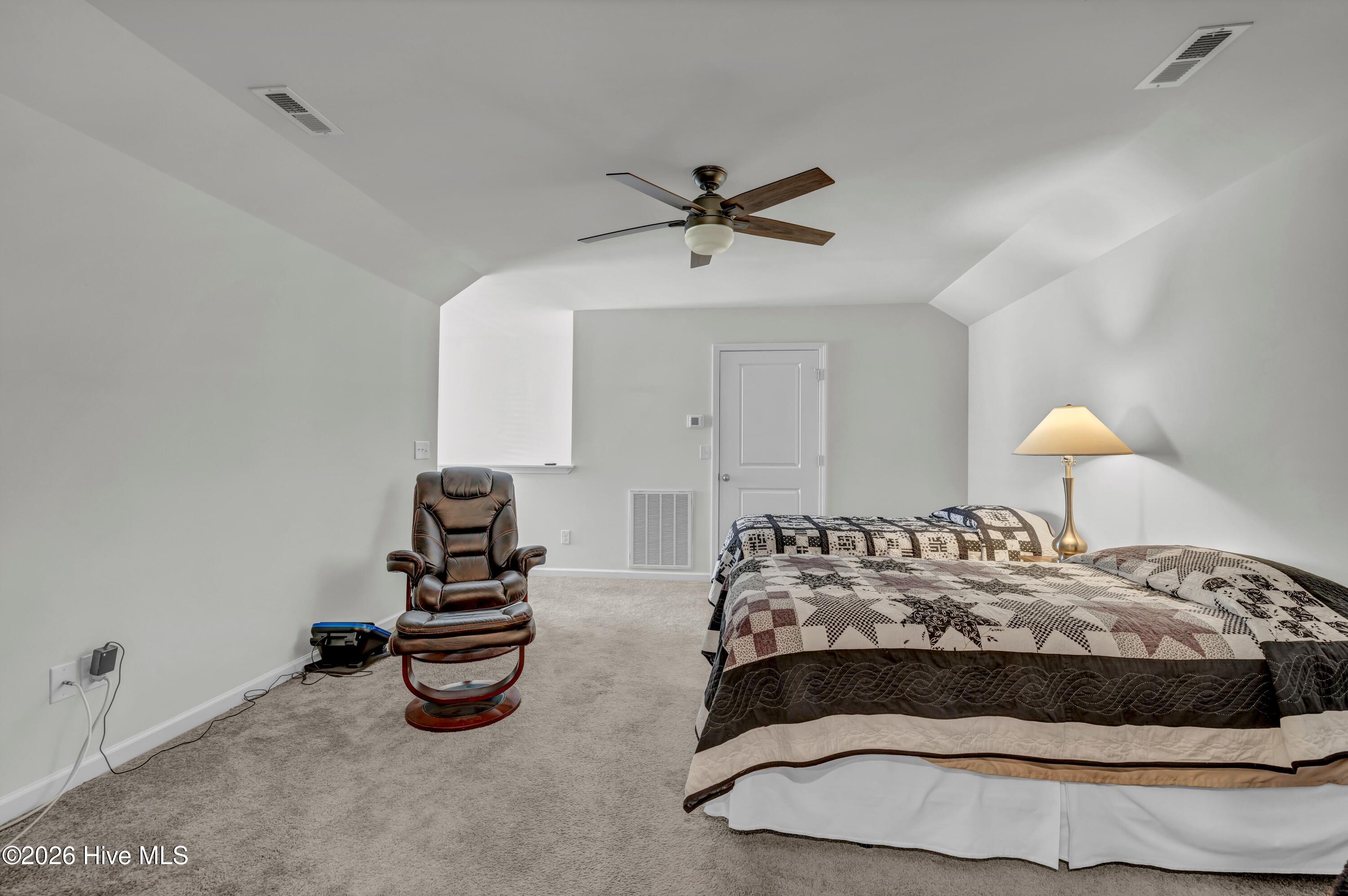 100558362 | Photo 27