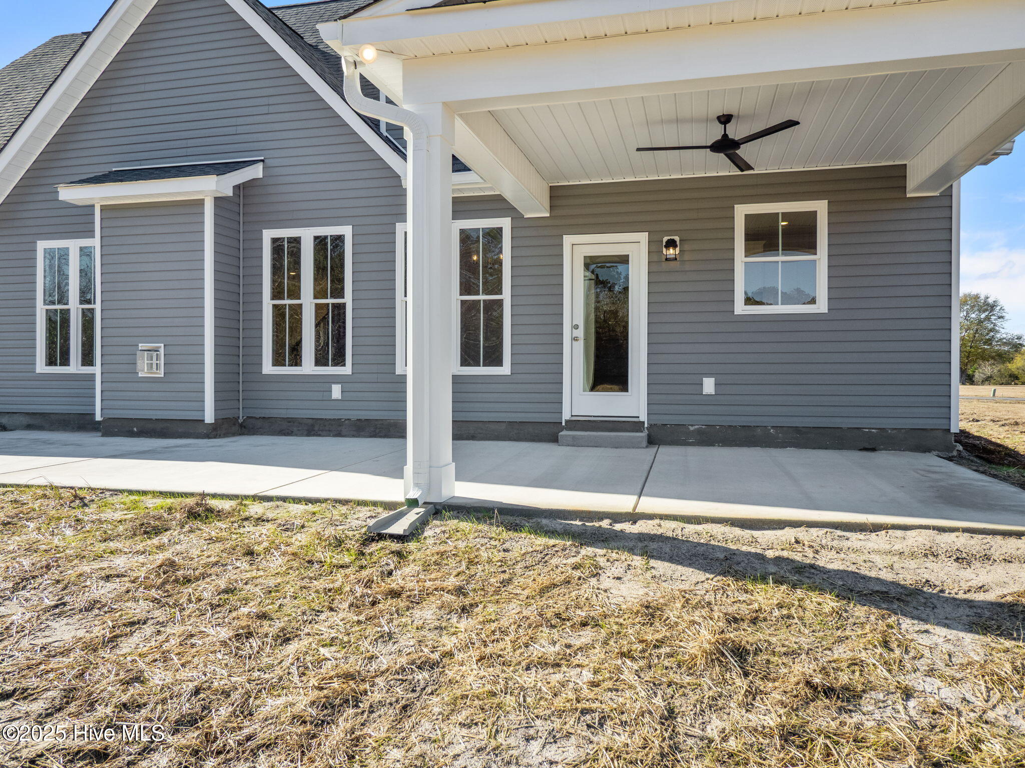 100520397 | Photo 44