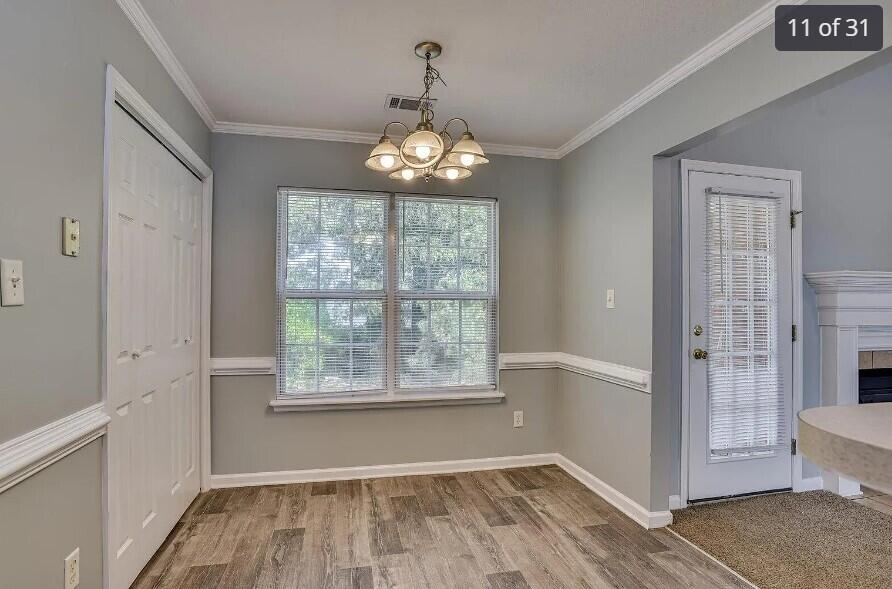 Kitchen-Breakfast corner