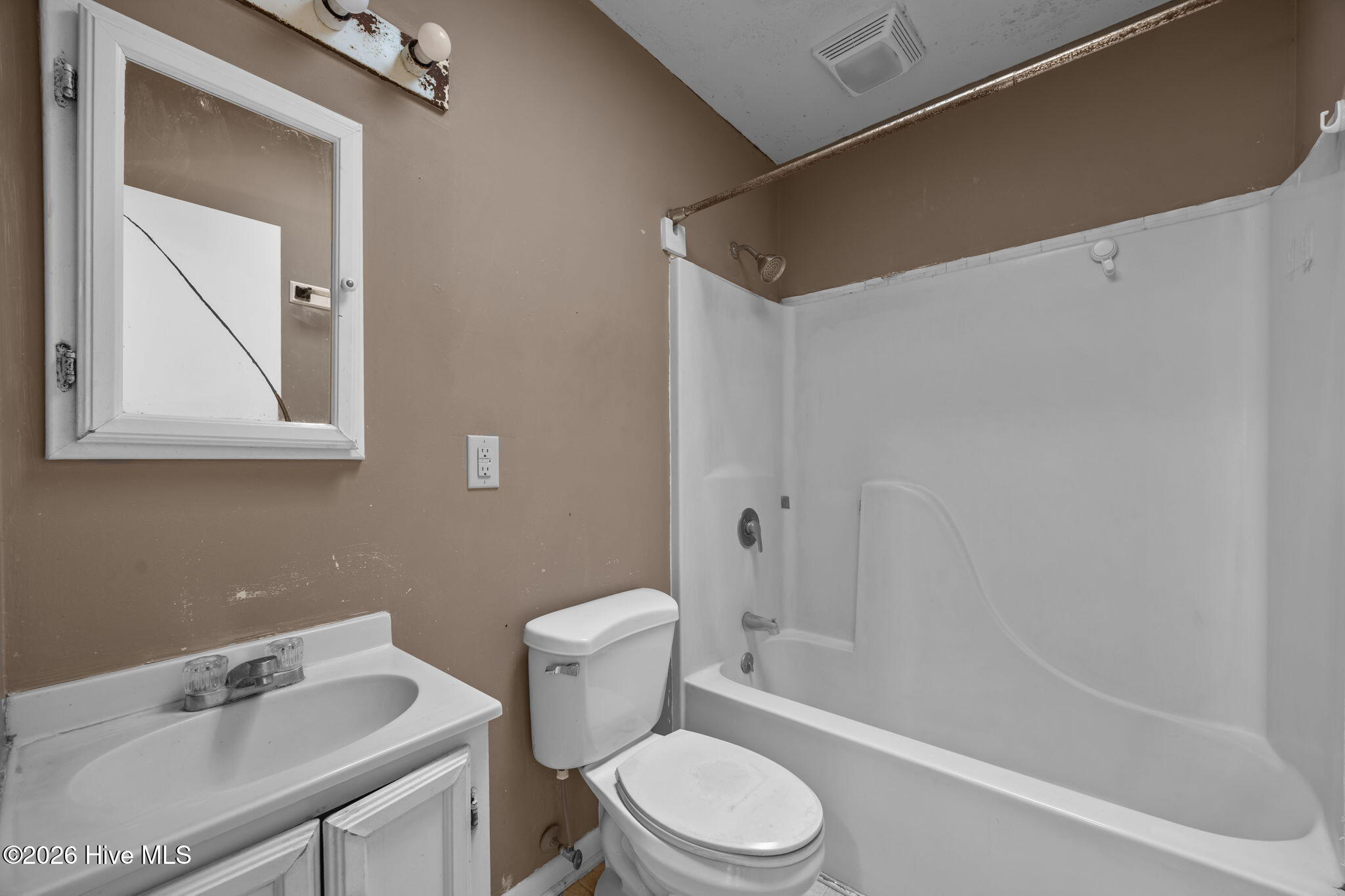 2501 Avery Street,Morehead City