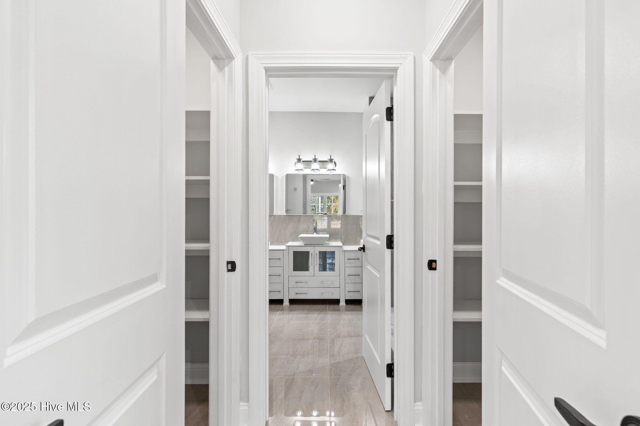 100543428 | Photo 17