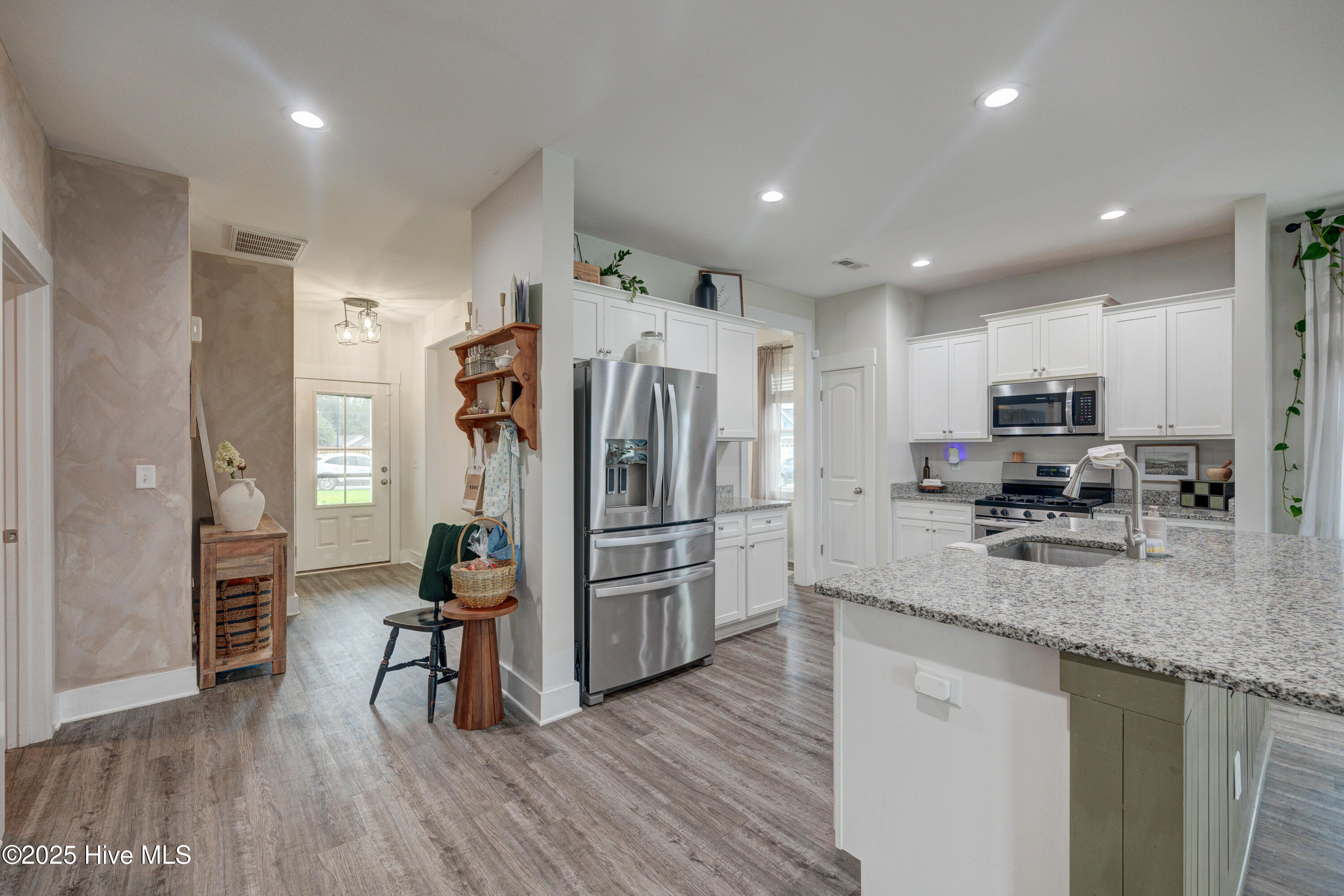 100534229 | Photo 21