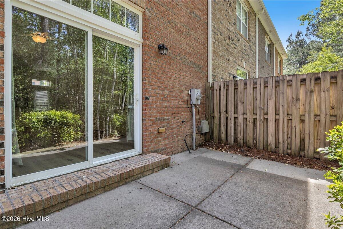 100567223 | Photo 32