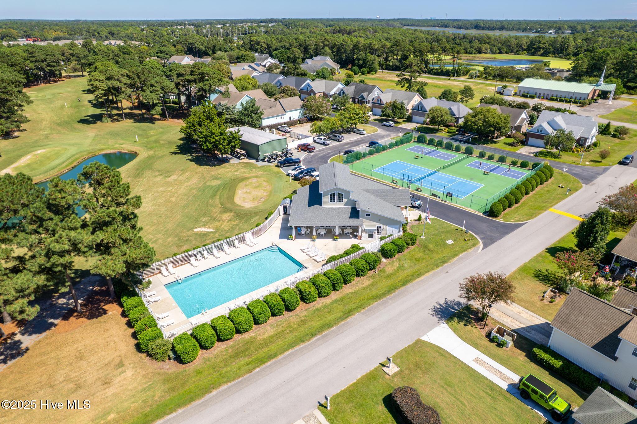 100530563 | Photo 35