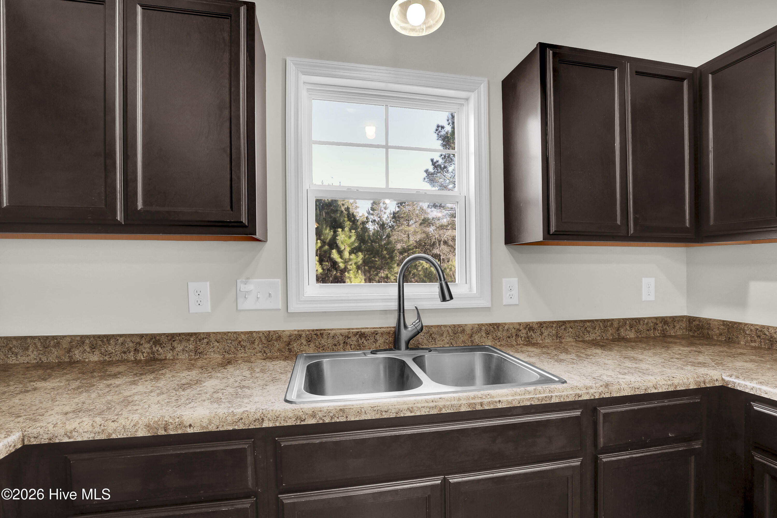 100555472 | Photo 11