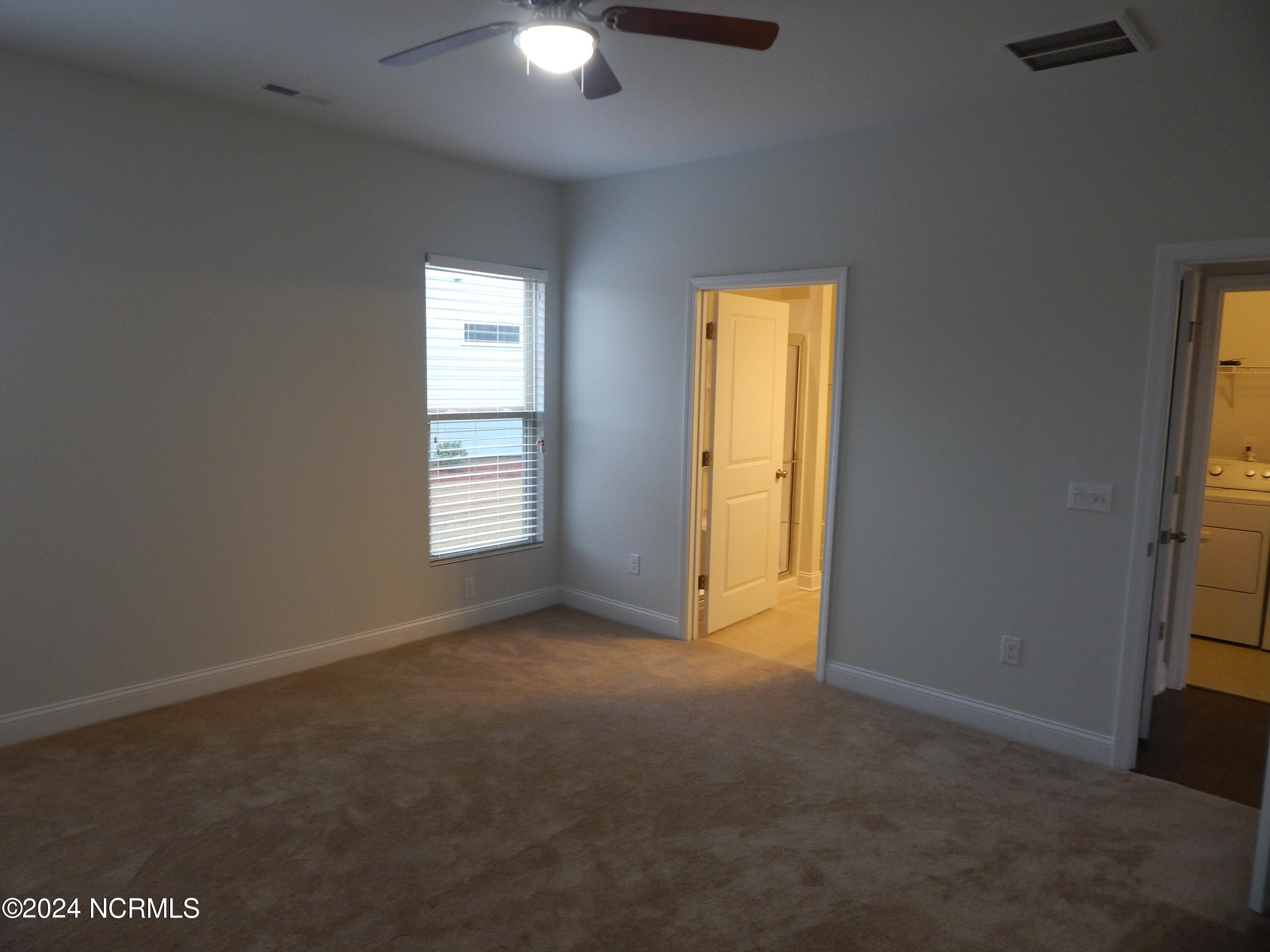 100549496 | Photo 10