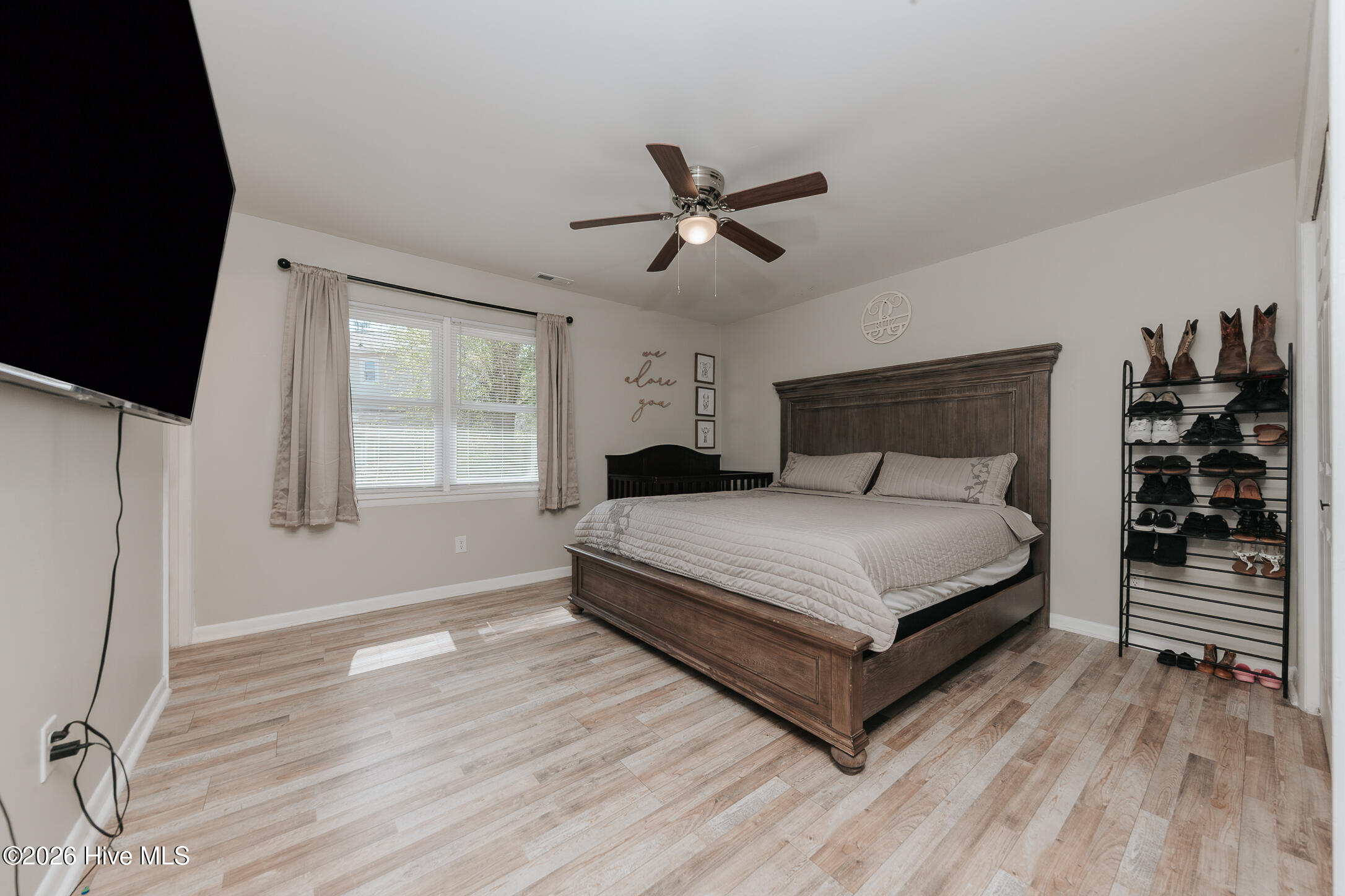 100566387 | Photo 24