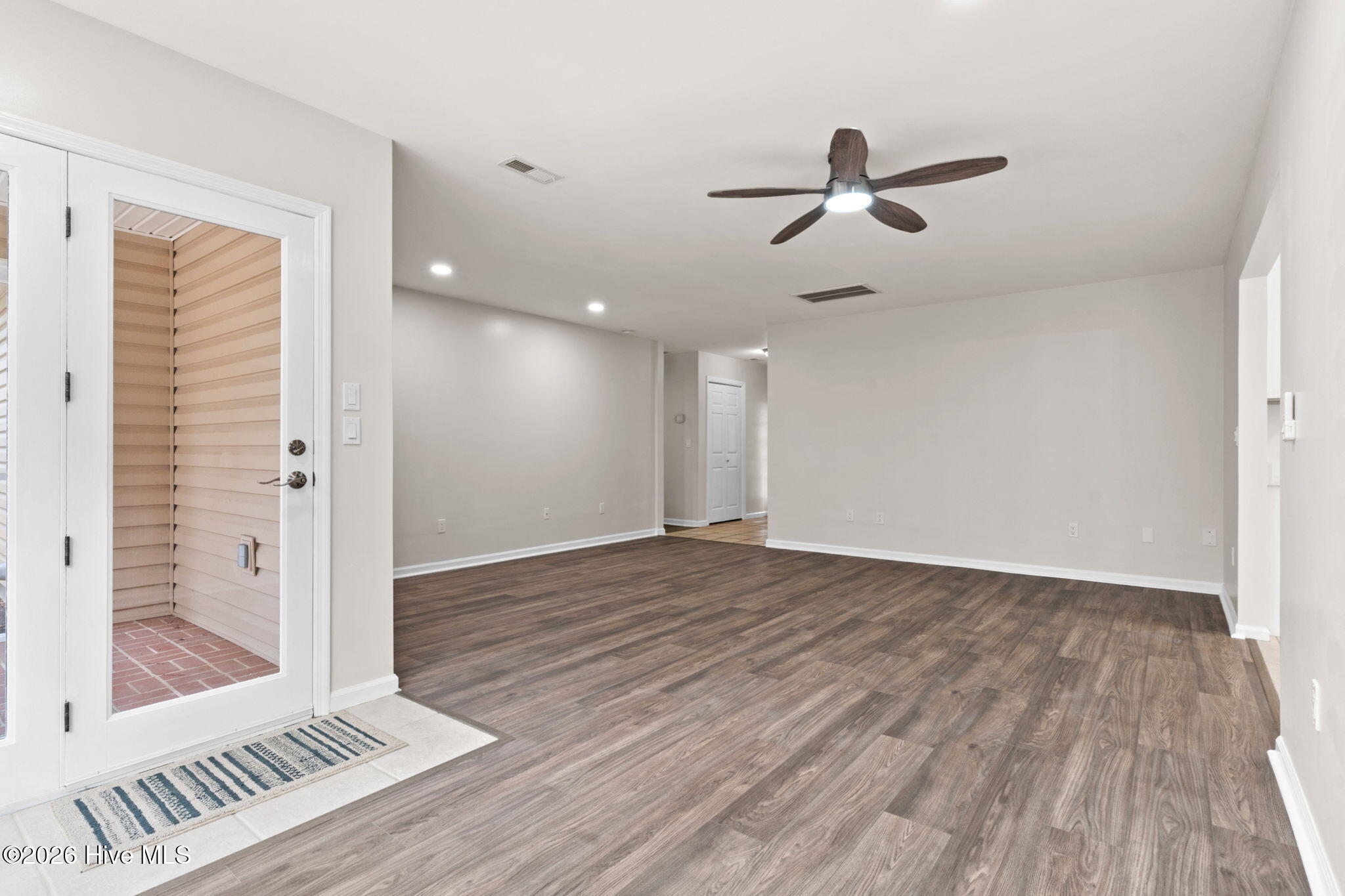 100547566 | Photo 23