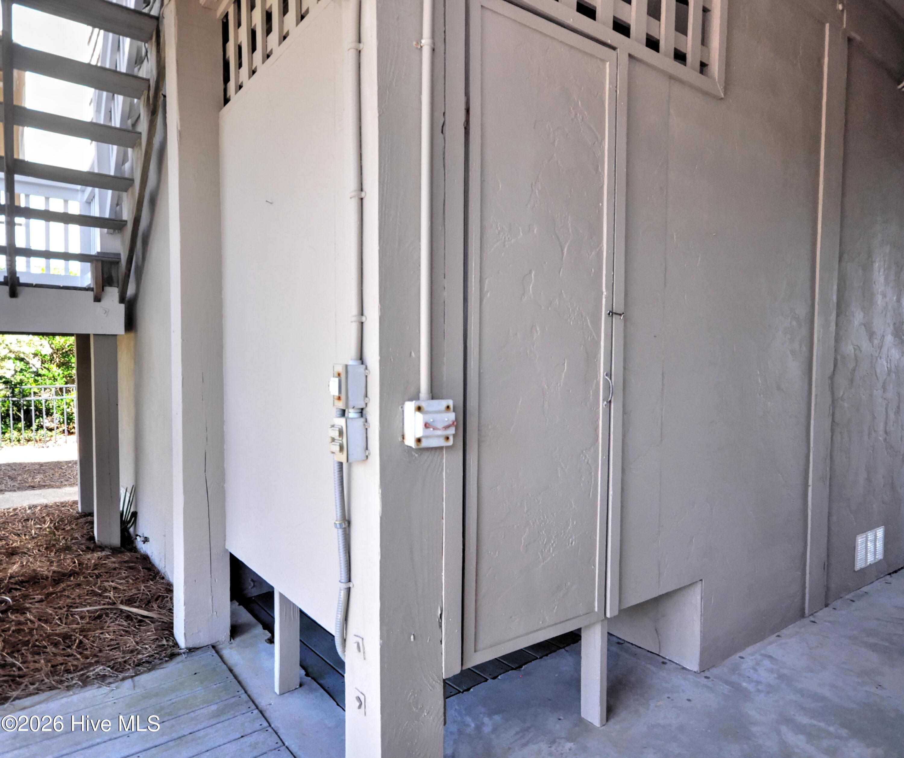 100549802 | Photo 45