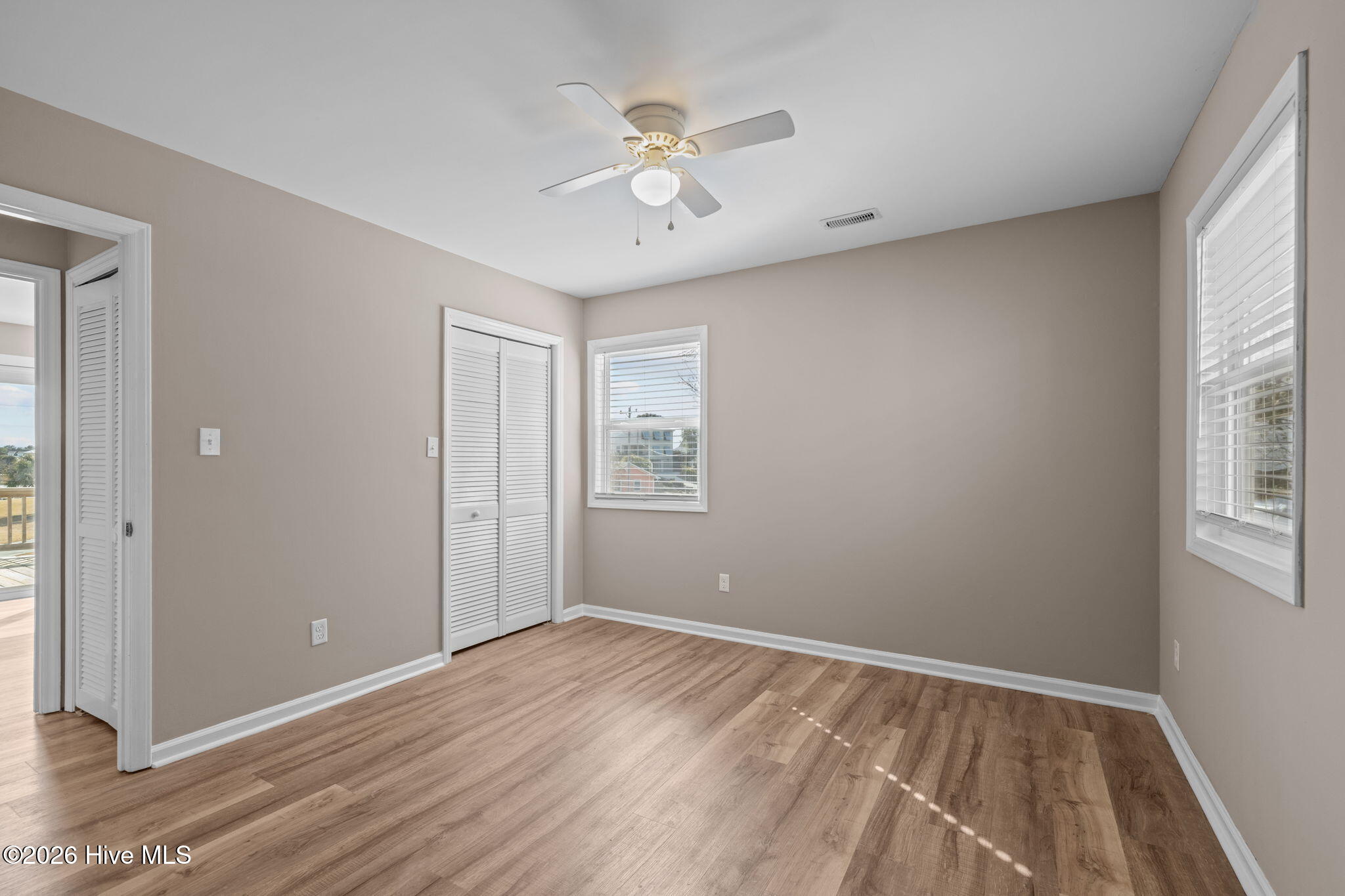 100551291 | Photo 23