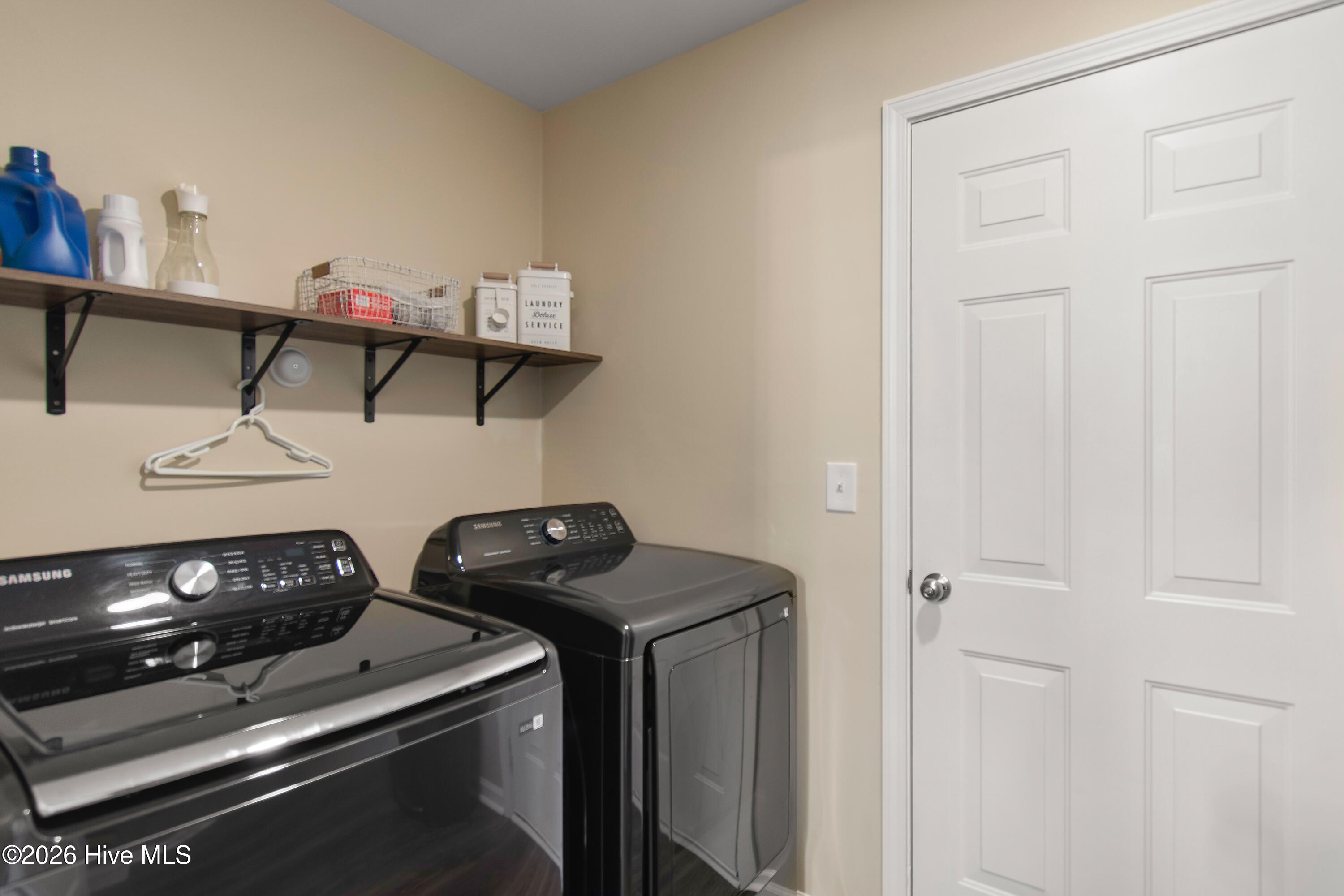 100549782 | Photo 17