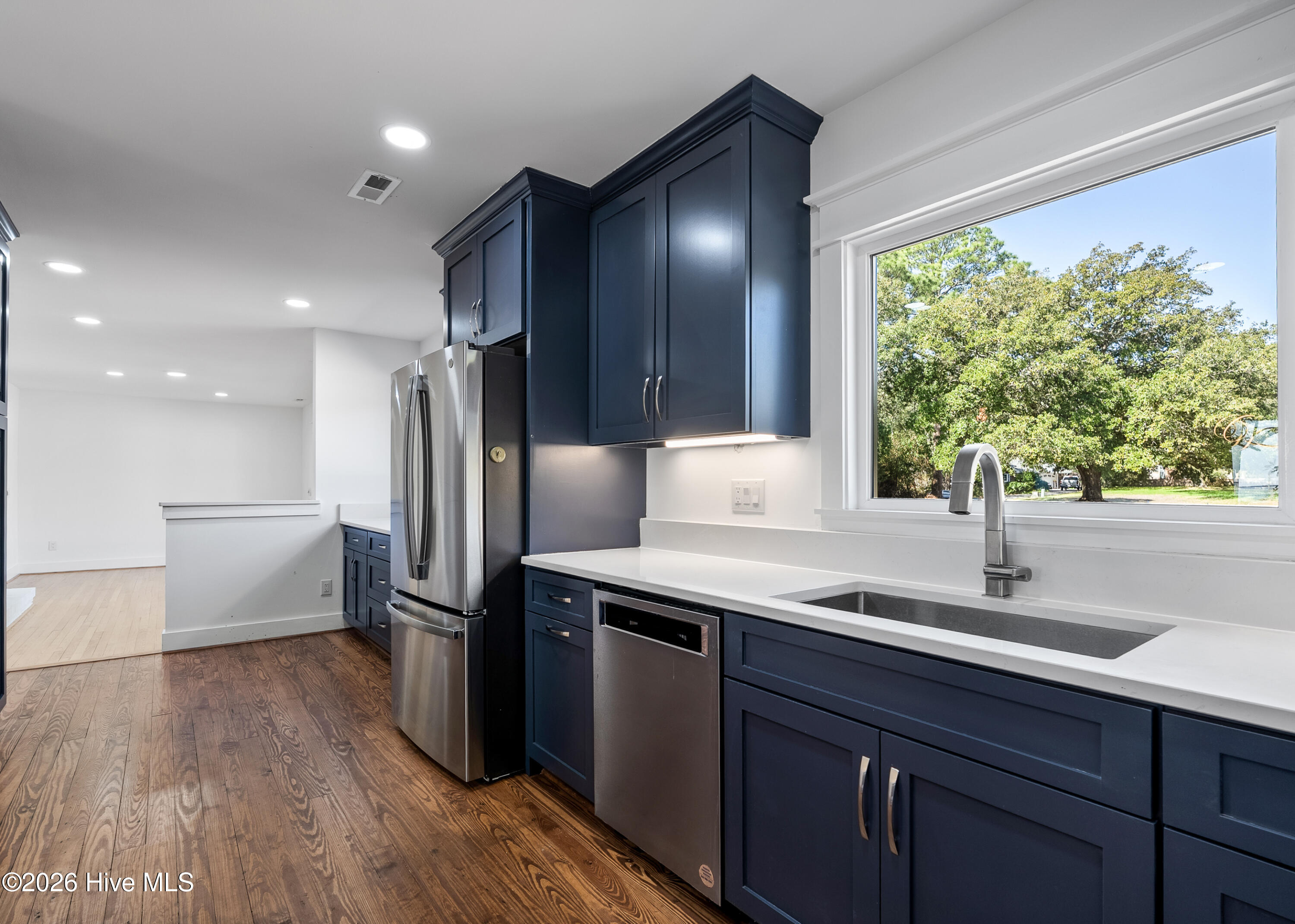 100559476 | Photo 13