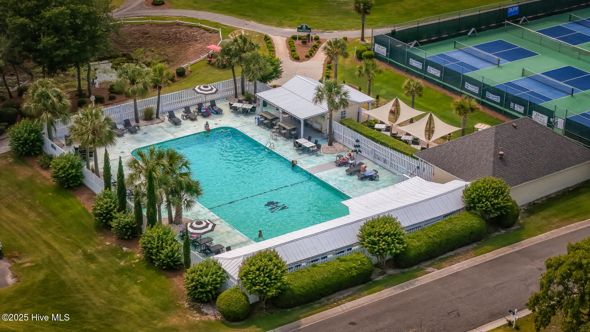 100544810 | Photo 40